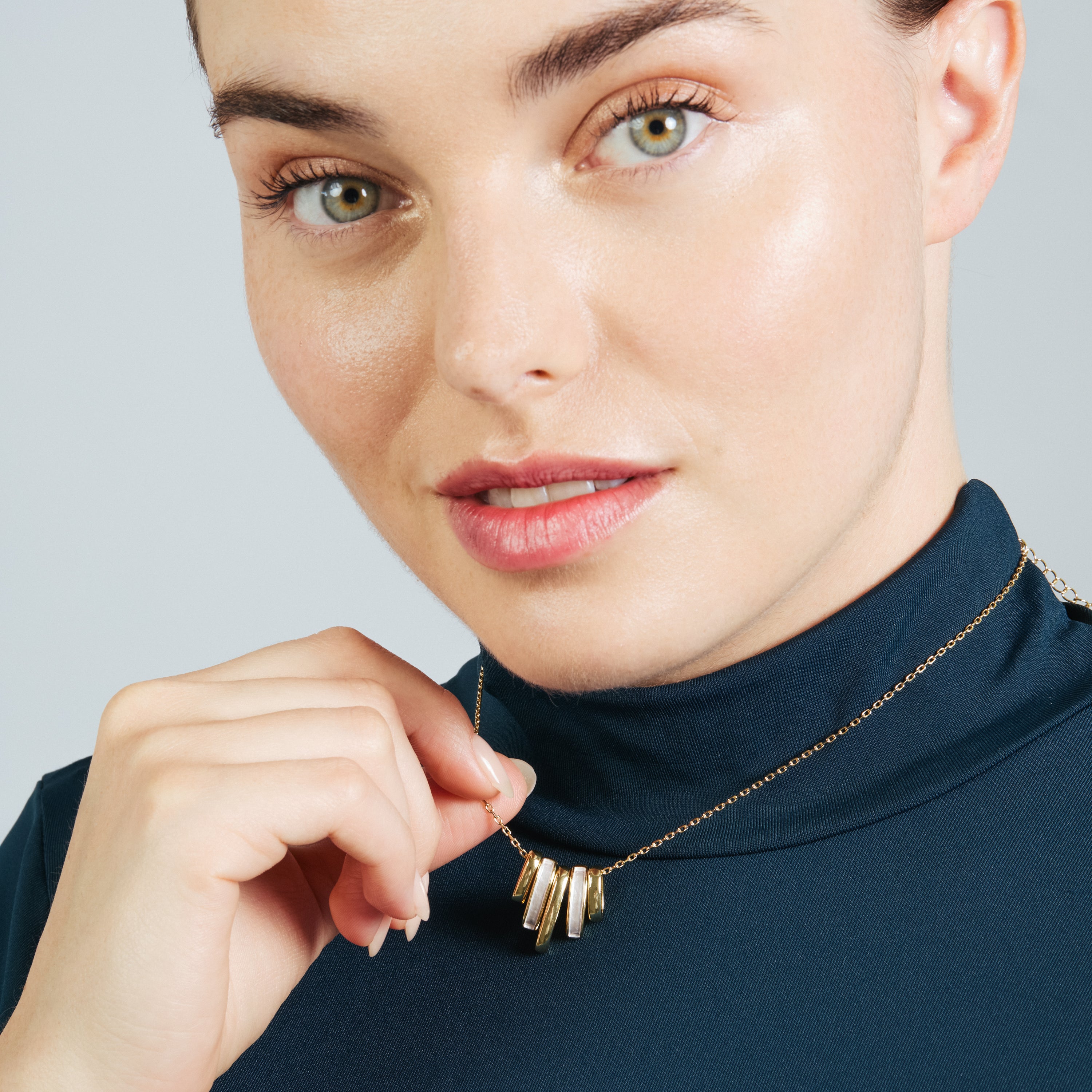 Collar acabado en rodio, oro amarillo y rosa de 18k - Eresron