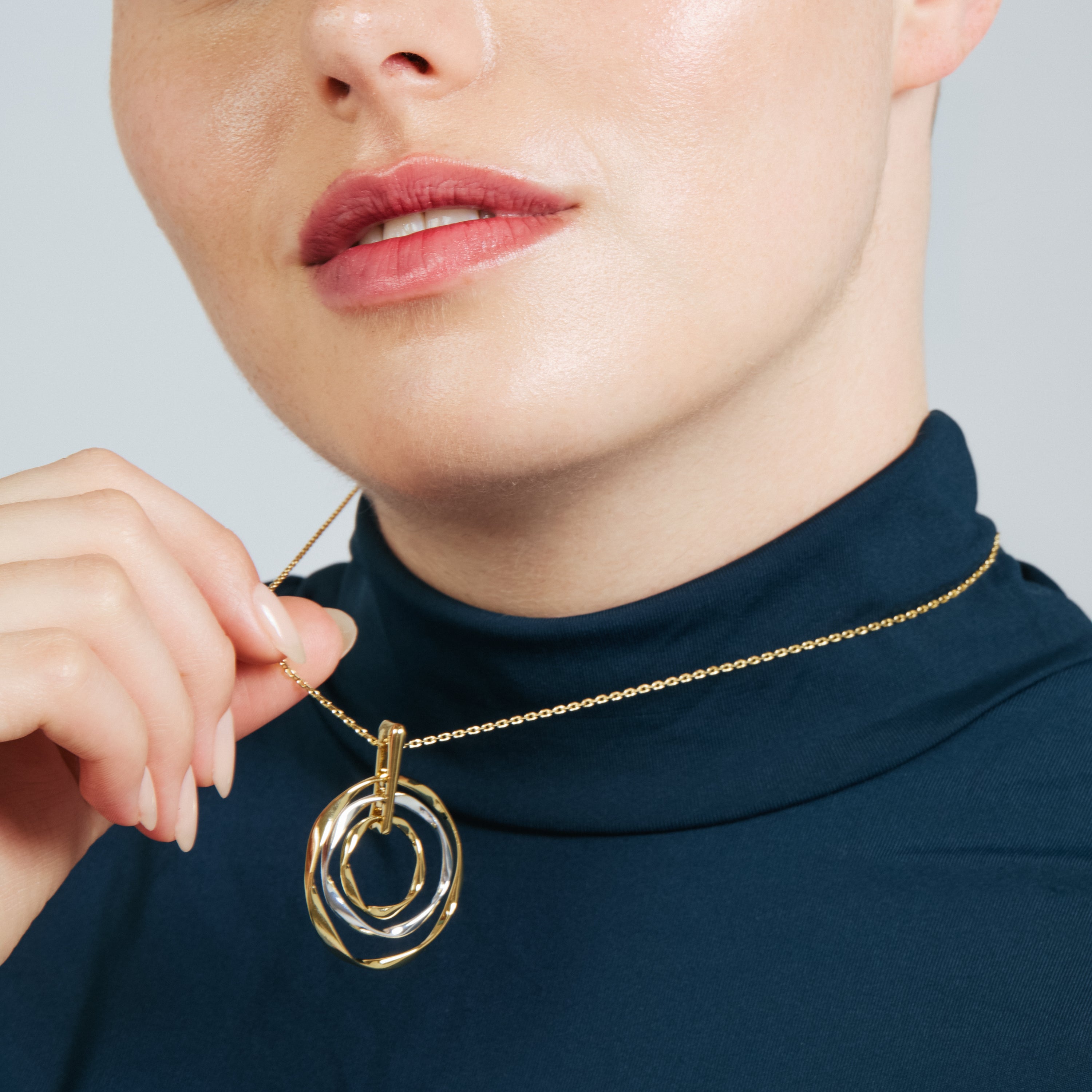 Collar acabado en rodio, oro amarillo y rosa de 18k - Daban