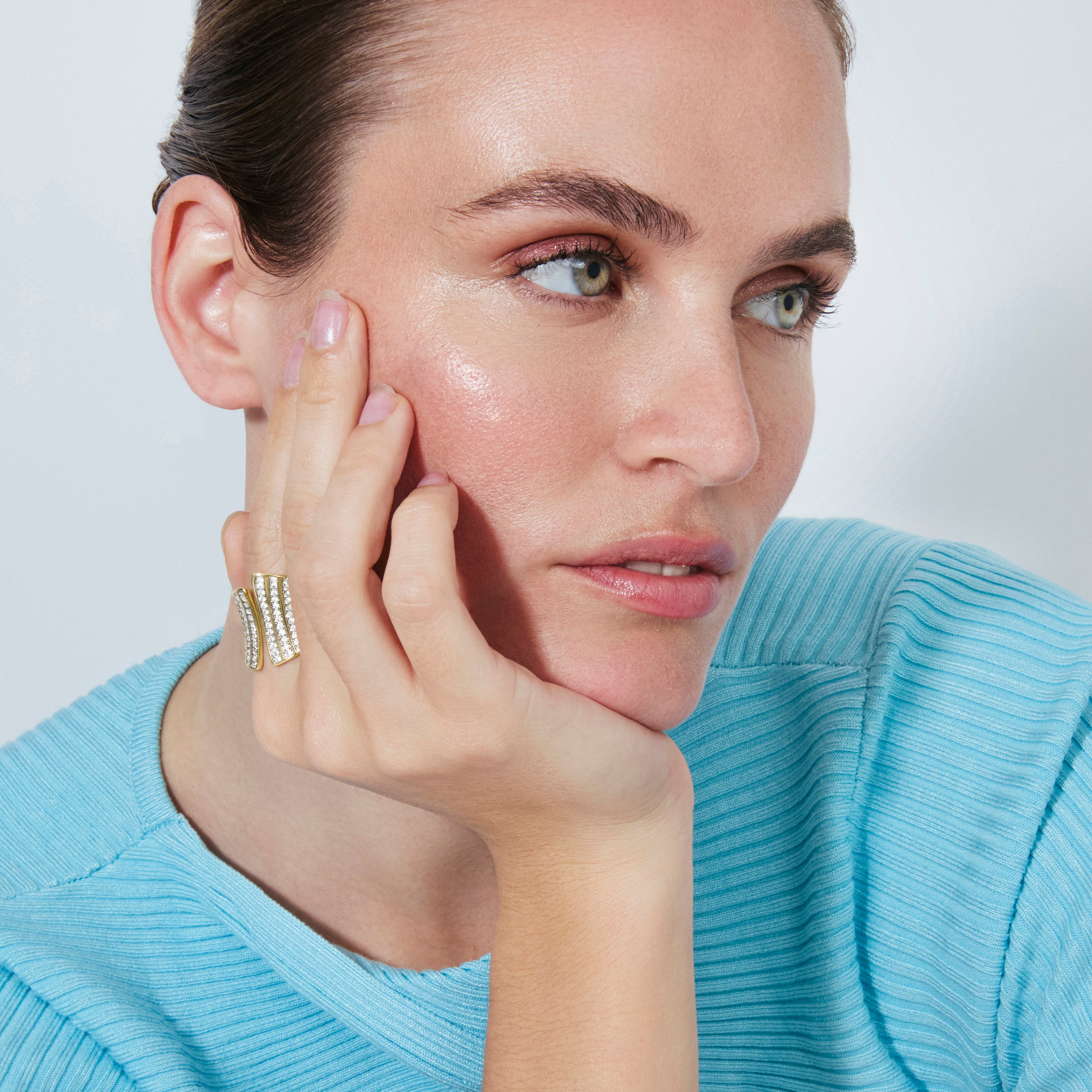 Brilliant Cubic Zirconia Ring with 18k Yellow Gold Finish - Jedrac