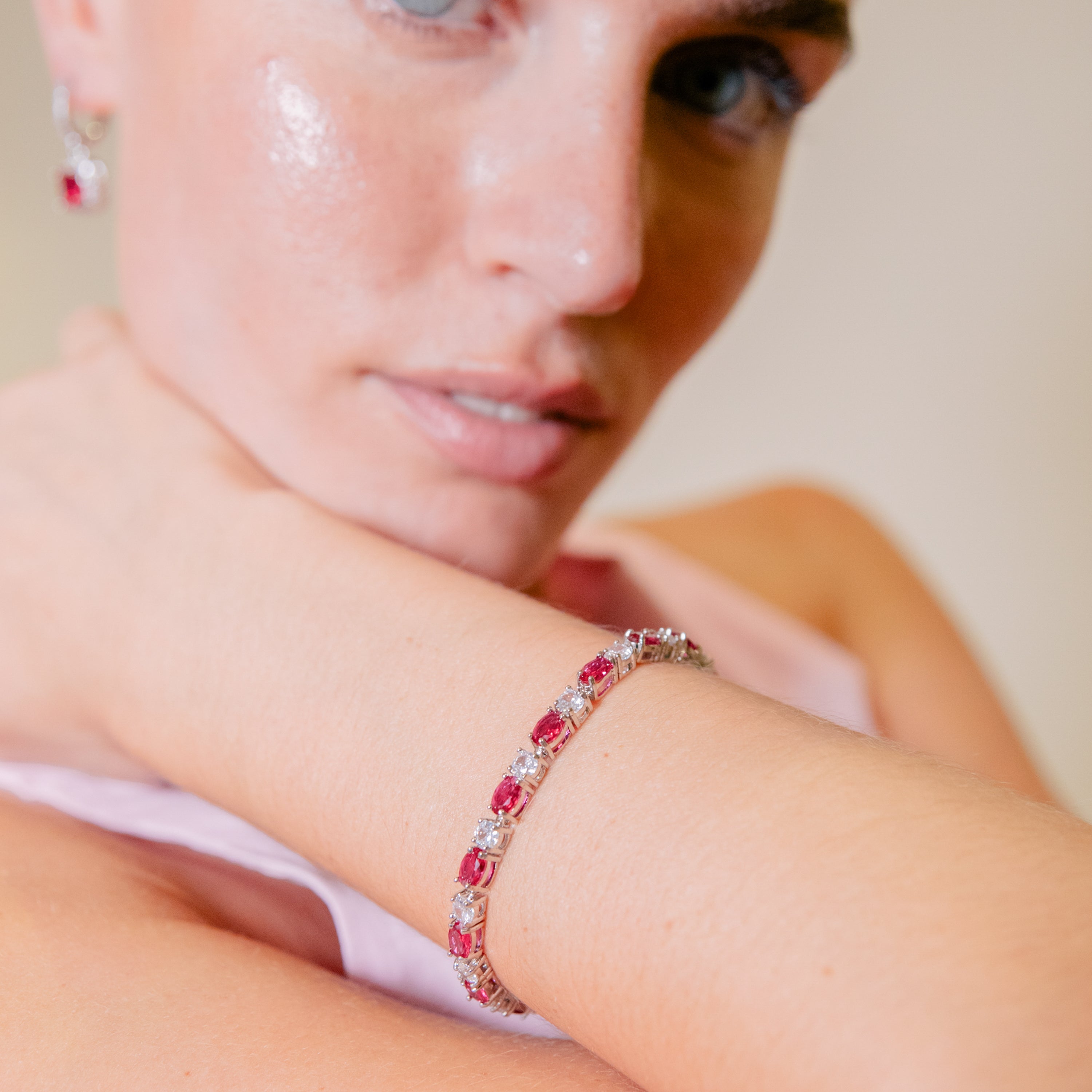 Bracelet en zircon rubis finition rhodium - Misze