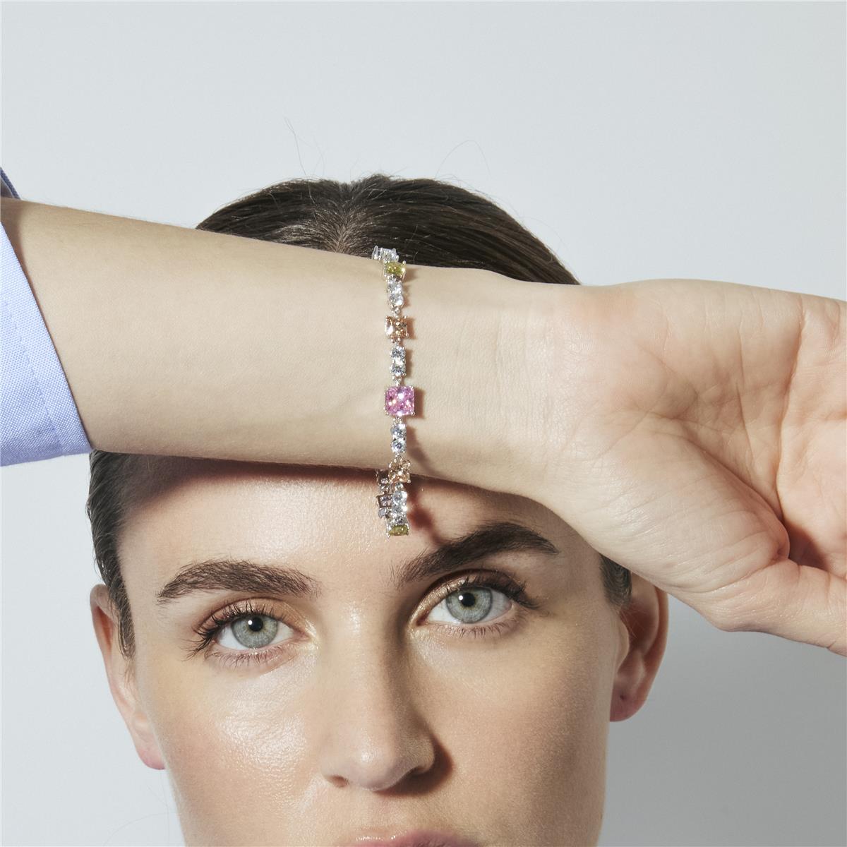 Bracciale con zirconi multicolore finitura in rodio - Rewish