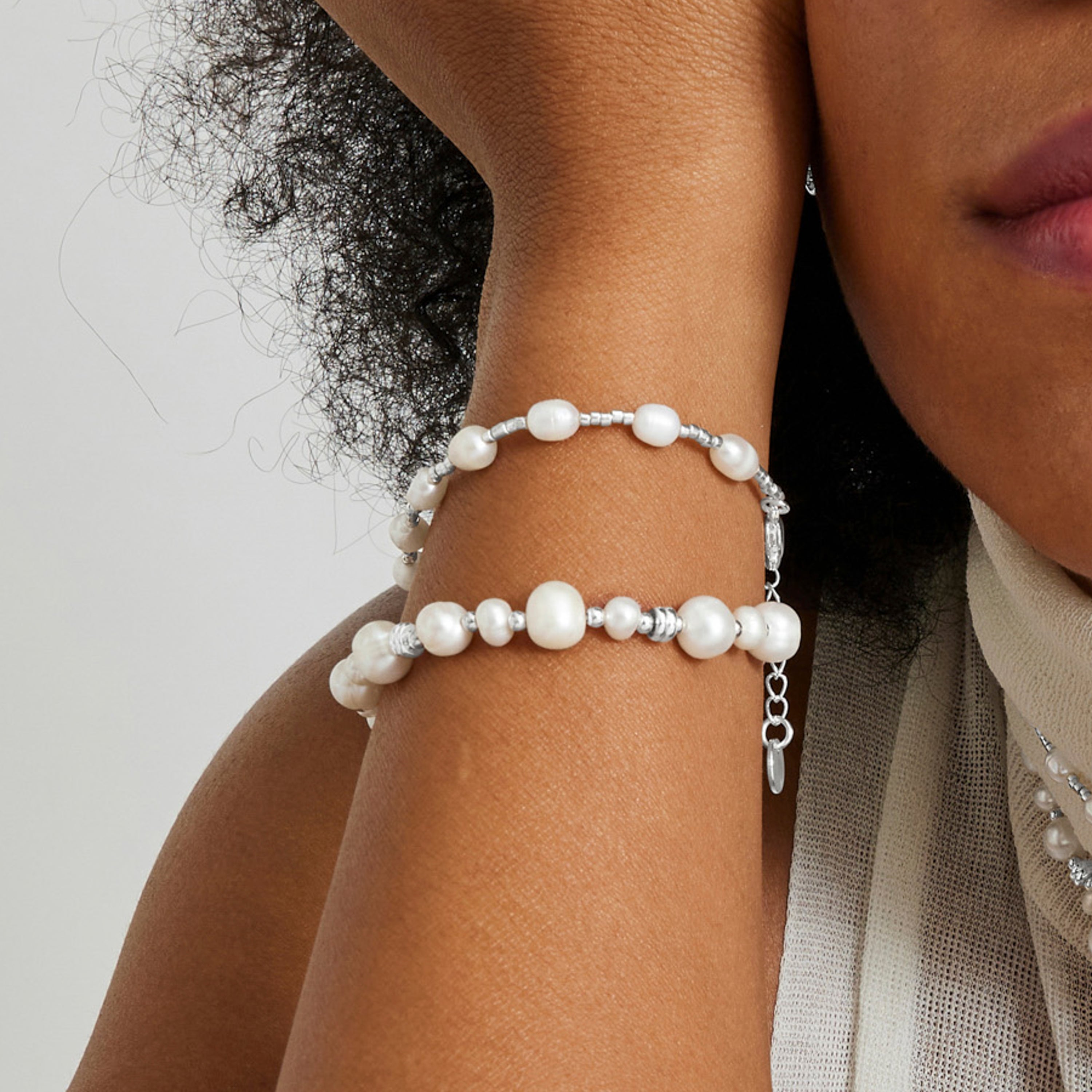 Bracciale in Perla Bianca finito in rodio - Gafyre