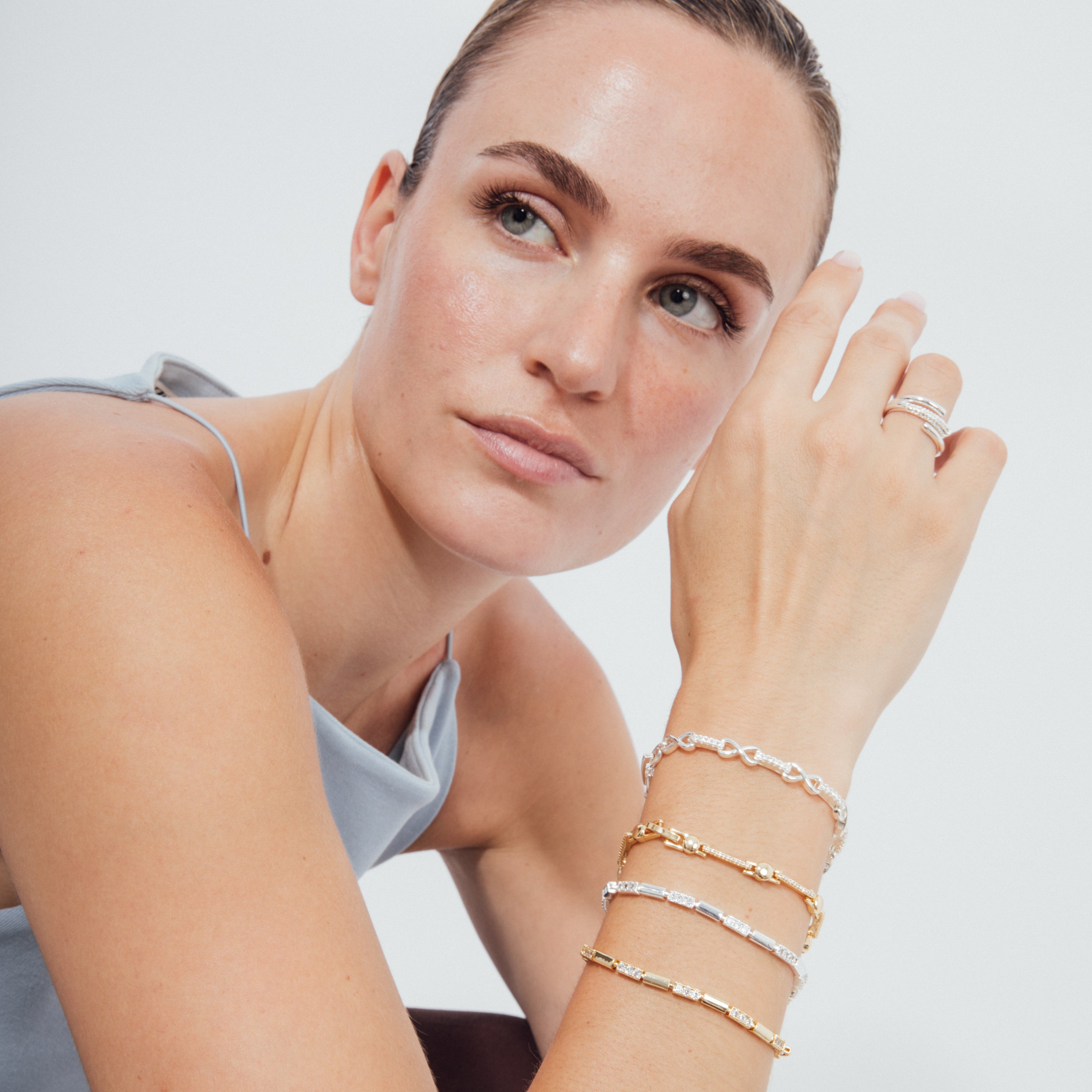 Bracciale con zircone brillante finitura in rodio - Raak