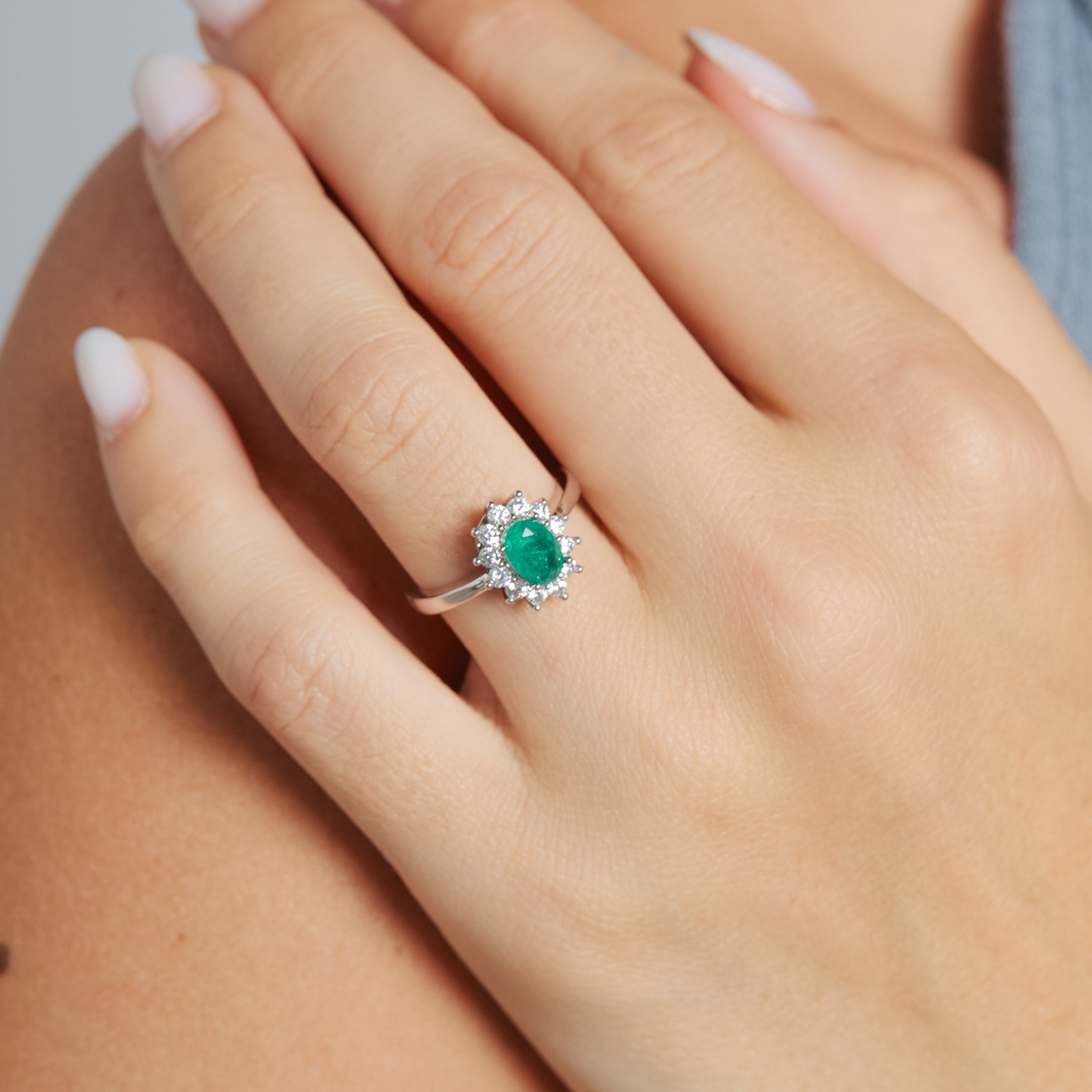Anillo de Cuarzo Hidrotermal Verde acabado en rodio - Monaw