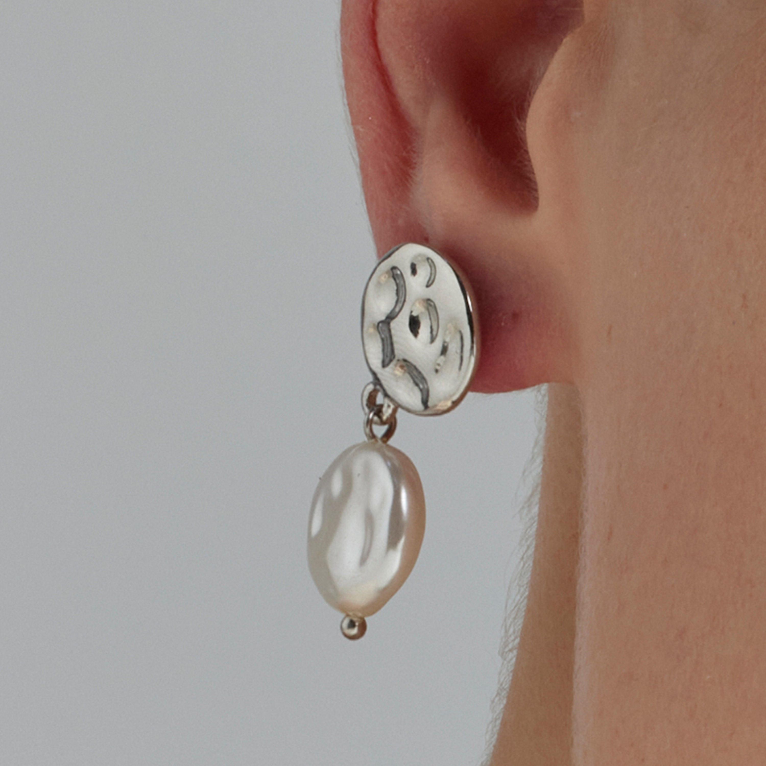 Ohrringe aus Weißer Perle mit Rhodium-Finish - Durdana