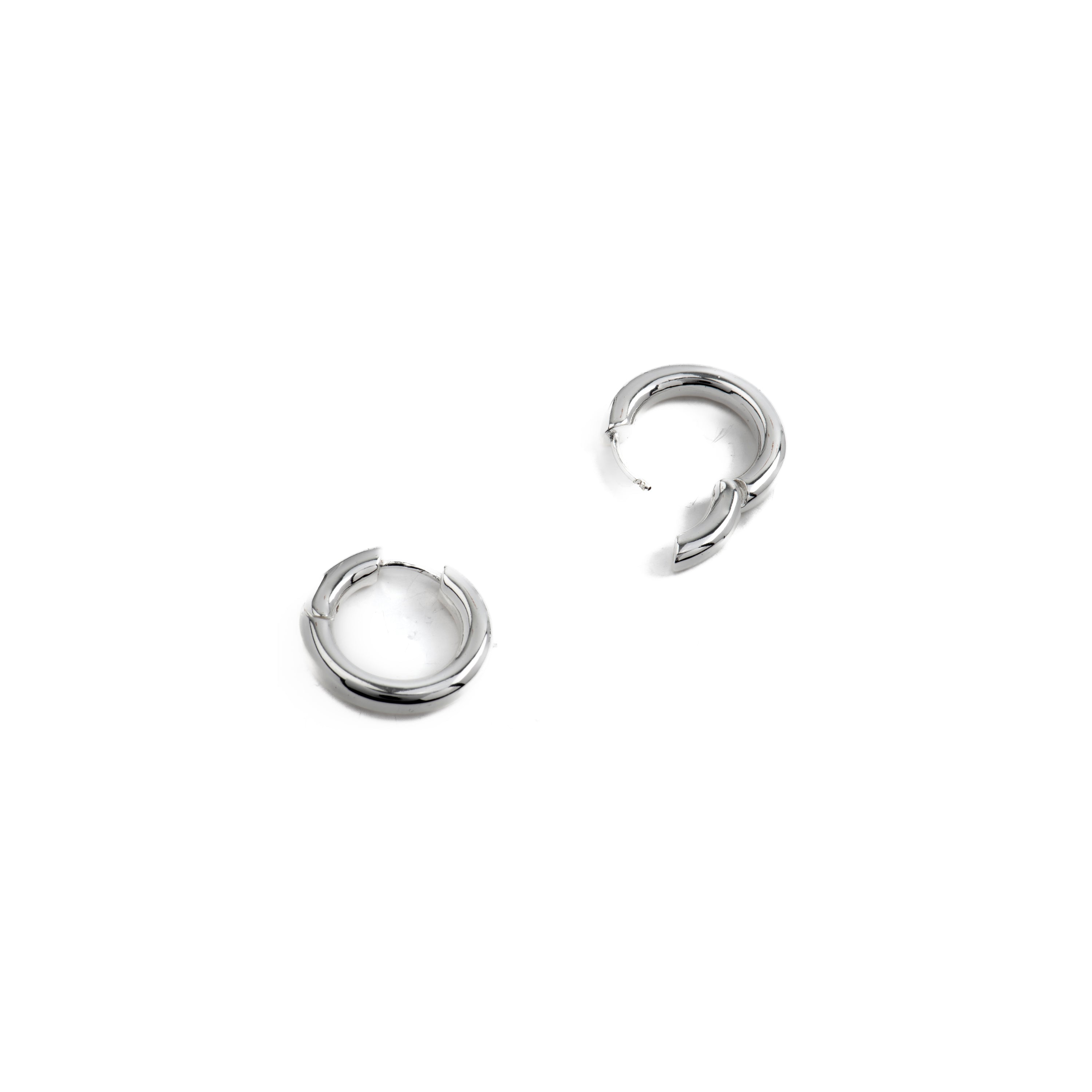 Boucles d'oreilles de 18mm de diamètre finition rhodium - Sinem