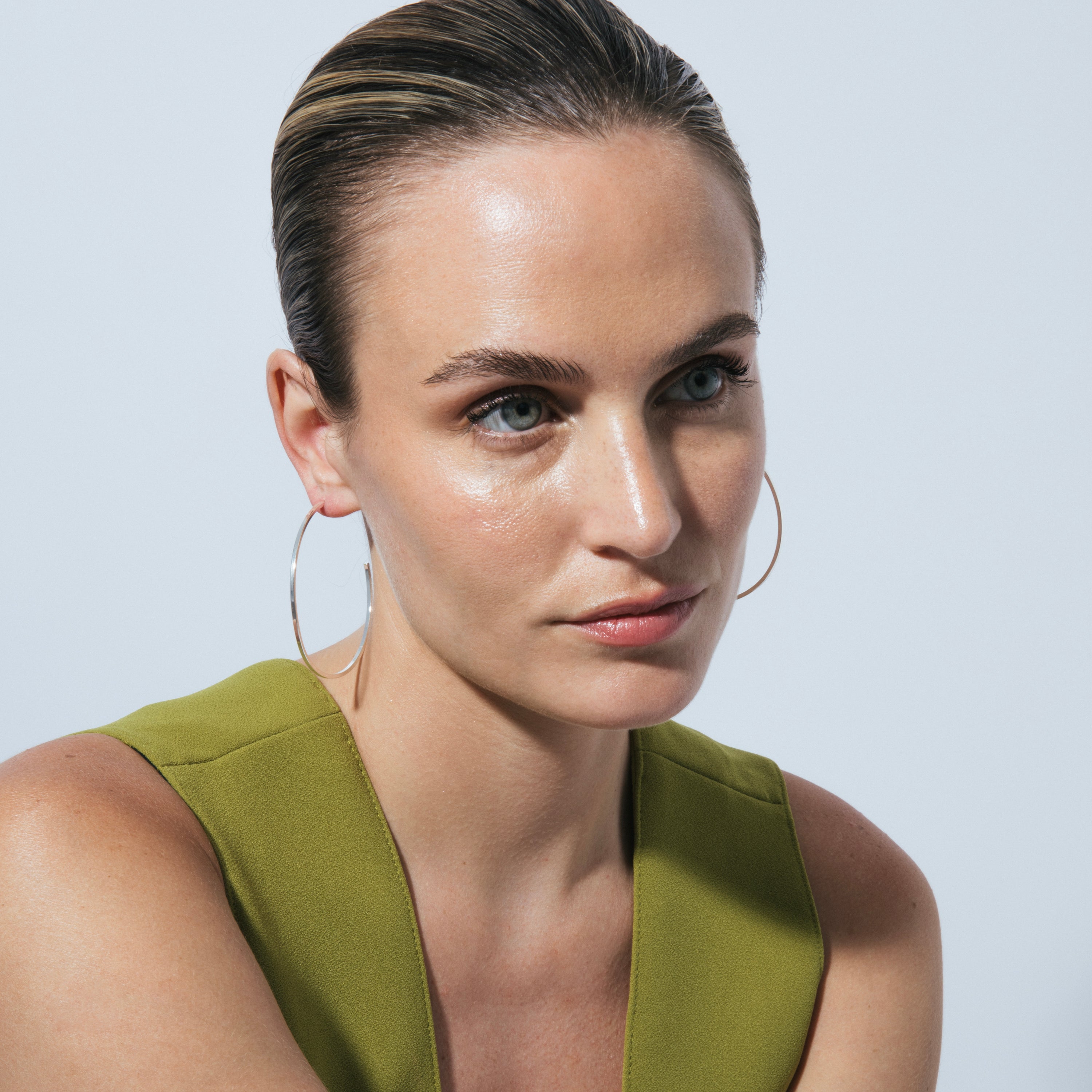 Boucles d'oreilles de 60mm de diamètre finies en rhodium - Adron