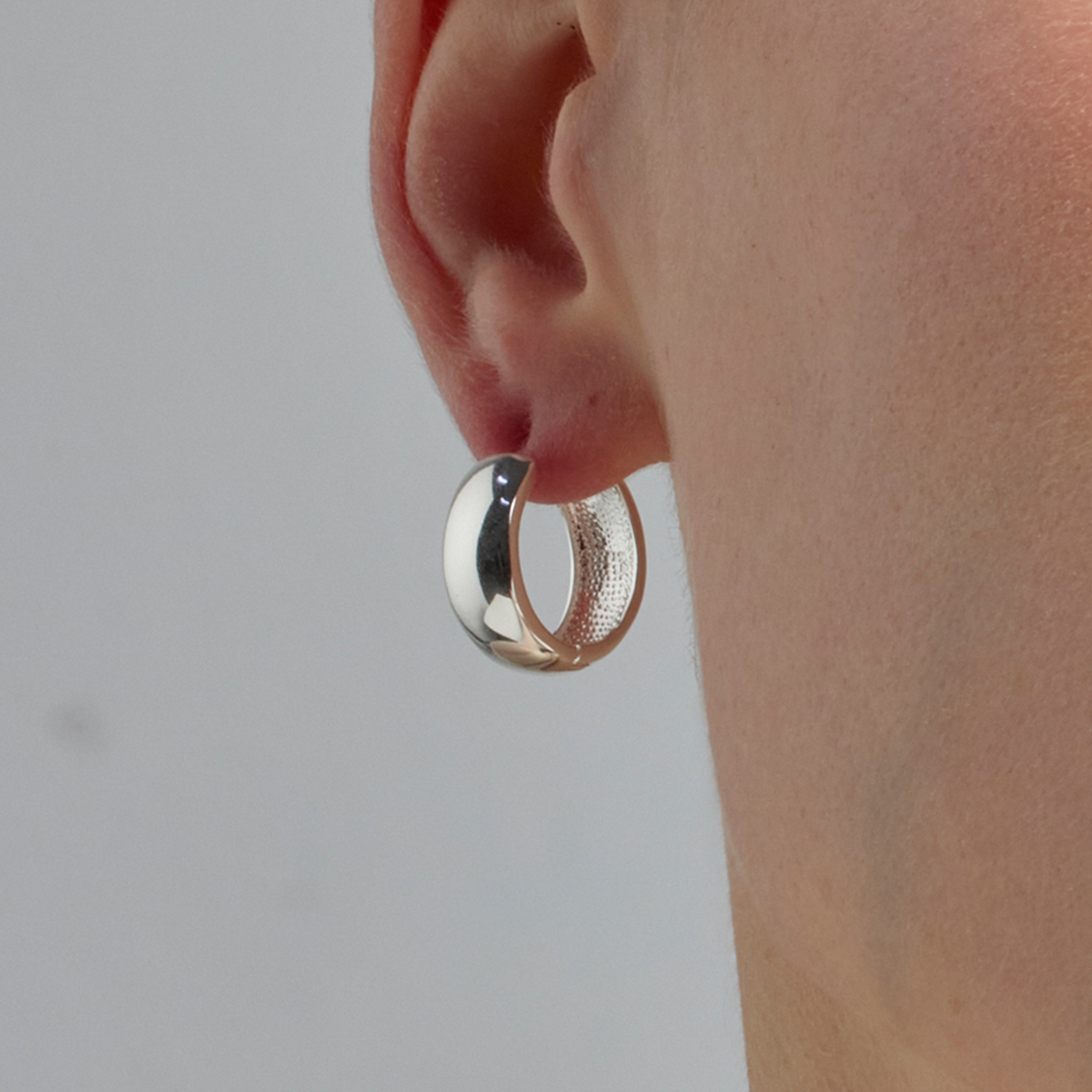 Pendientes de 16mm de diámetro acabados en rodio - Apruk