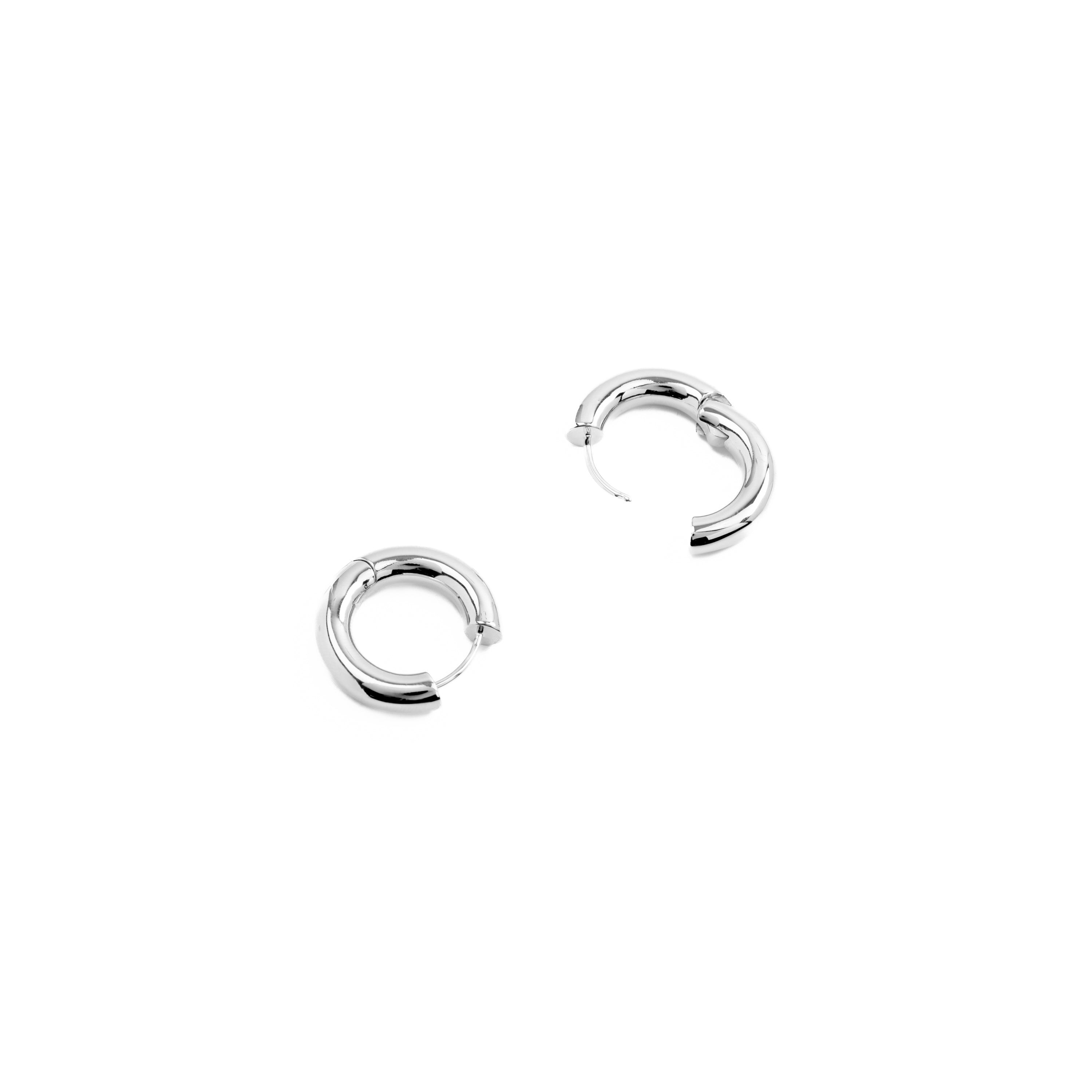 Boucles d'oreilles de 24mm de diamètre finition rhodium - Saura