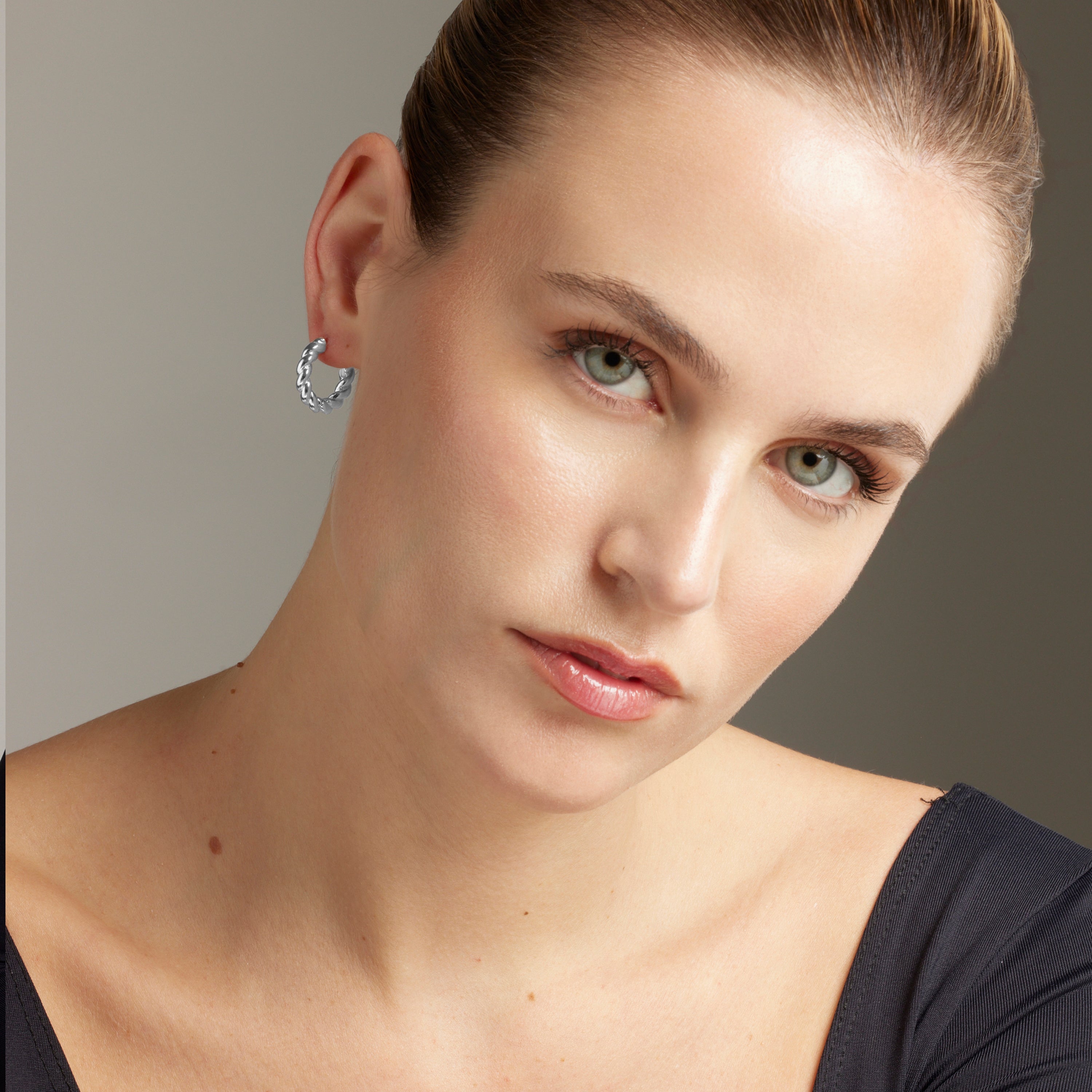 Boucles d'oreilles Tansit finies en rhodium