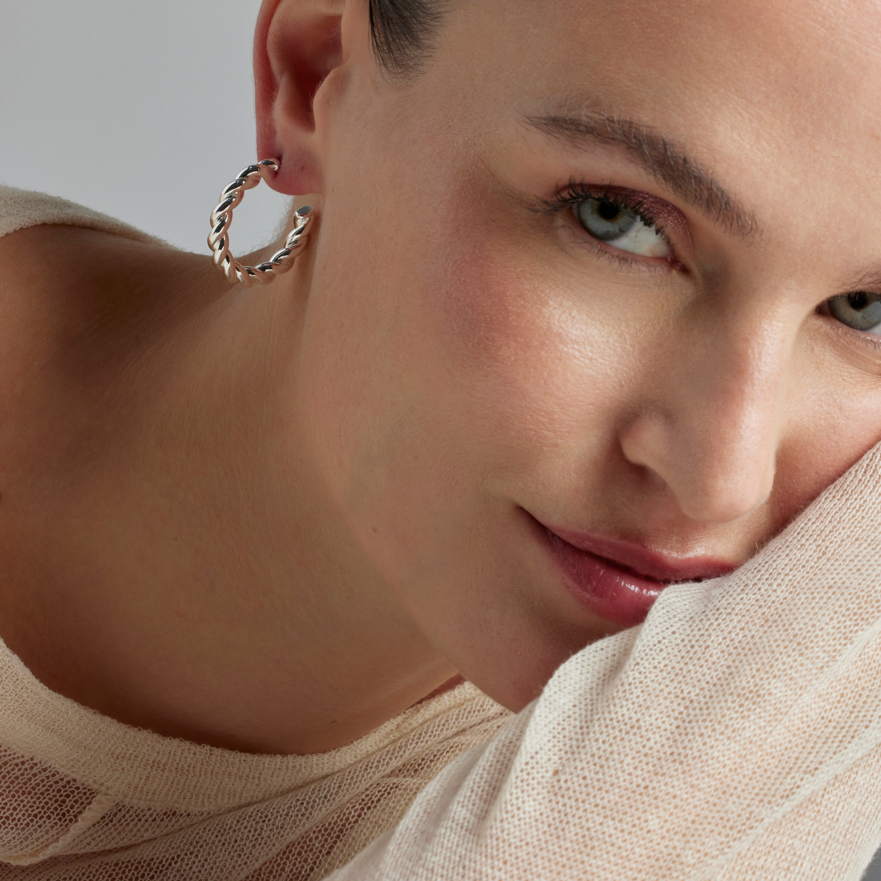 Boucles d'oreilles de 29,5mm de diamètre finition rhodium - Imcaki