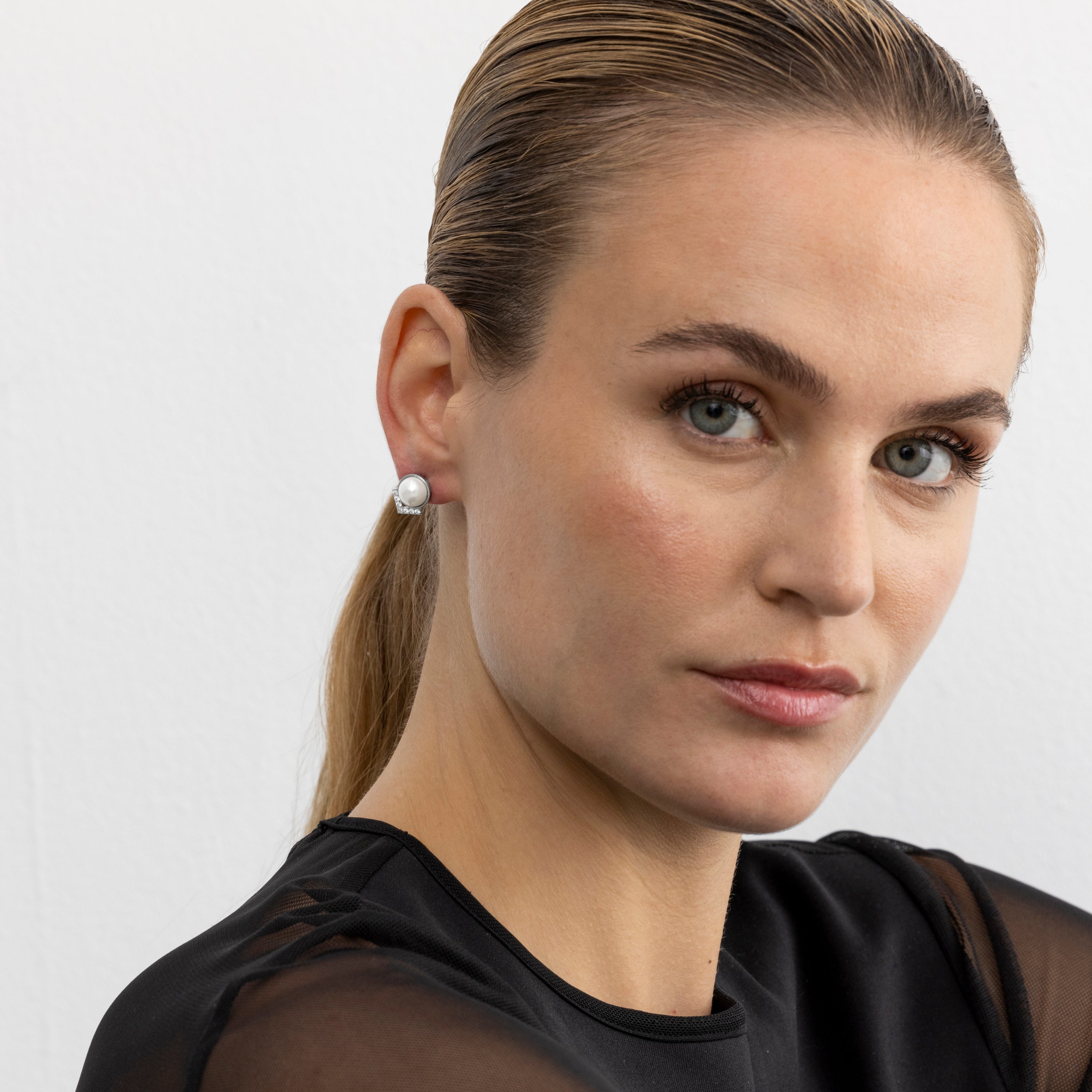 Boucles d'oreilles avec perle blanche finition argent - Erel