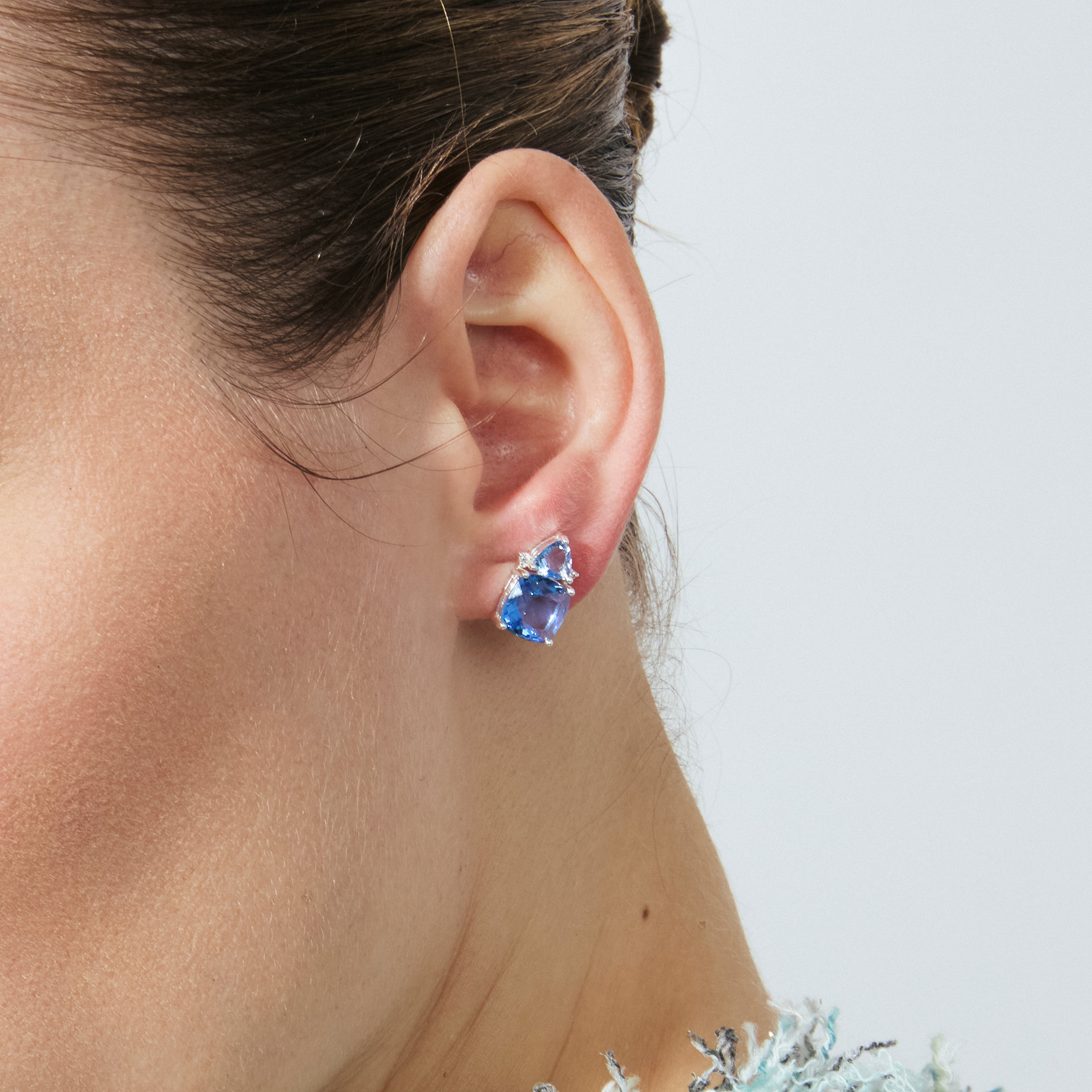 Hydrothermal Quartz Earrings with Lapis Lazuli and Rhodium Finish - Ilkan