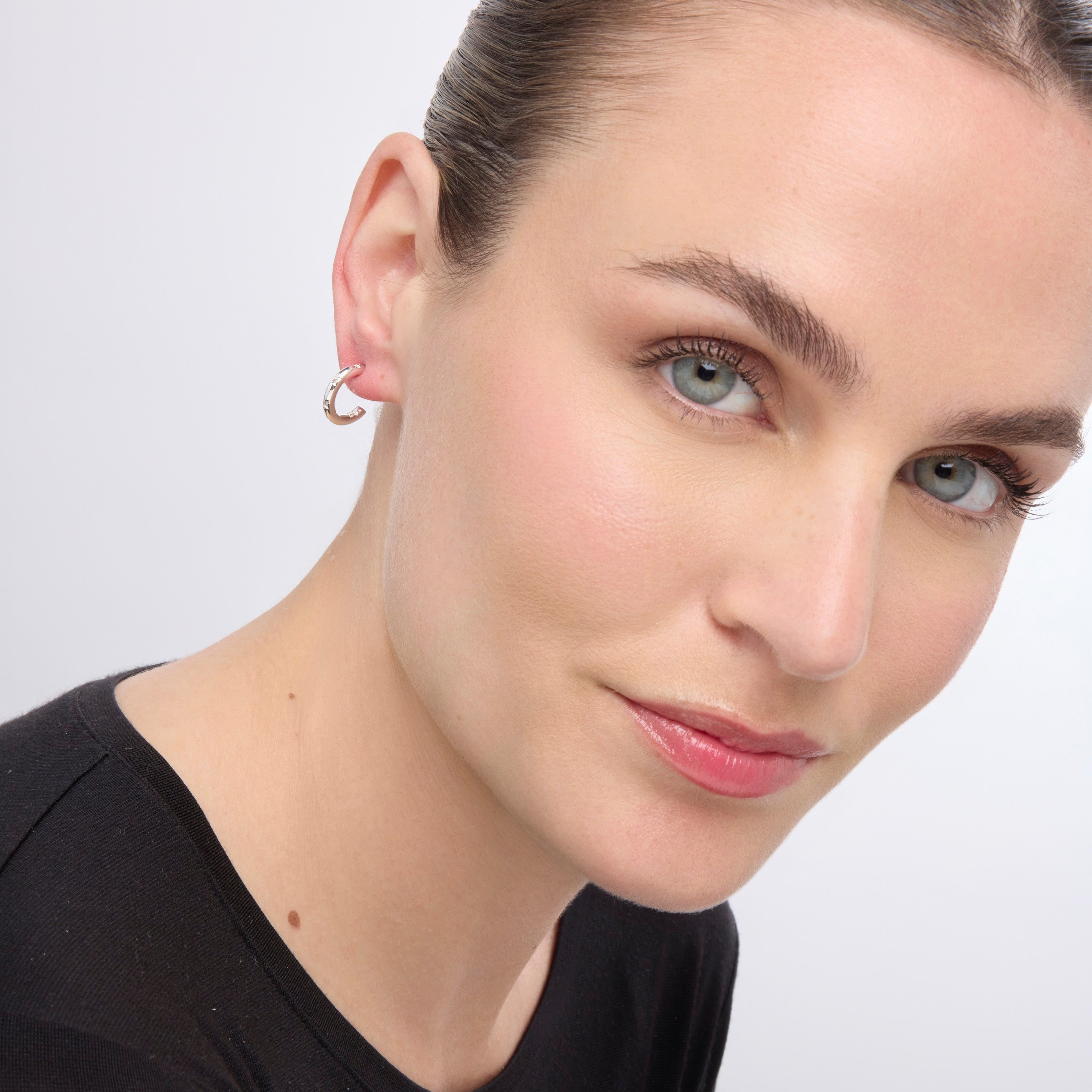 Boucles d'oreilles de 14,5mm de diamètre finition argent et zircon - Sisah