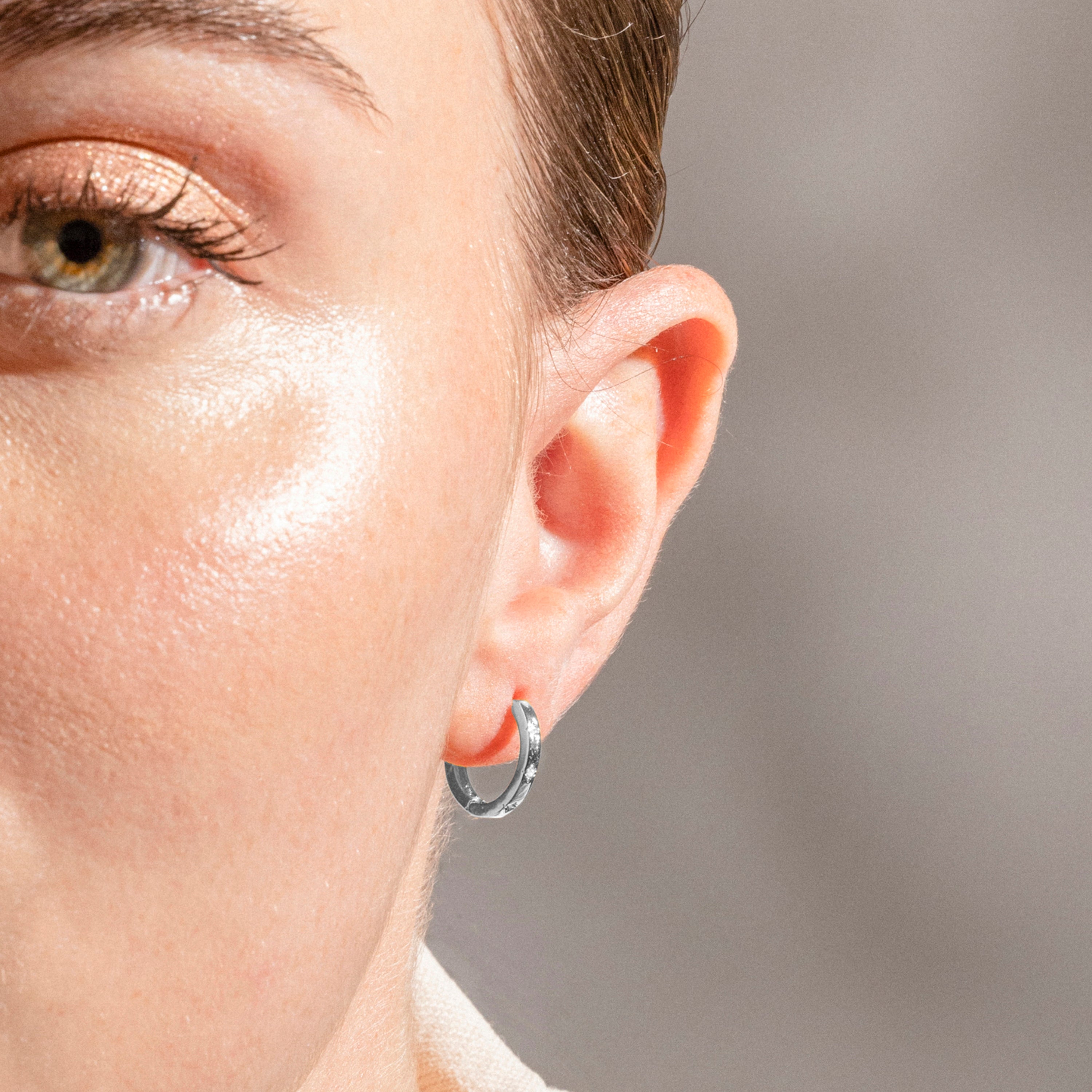 Boucles d'oreilles avec zircon brillant finition argent - Unya