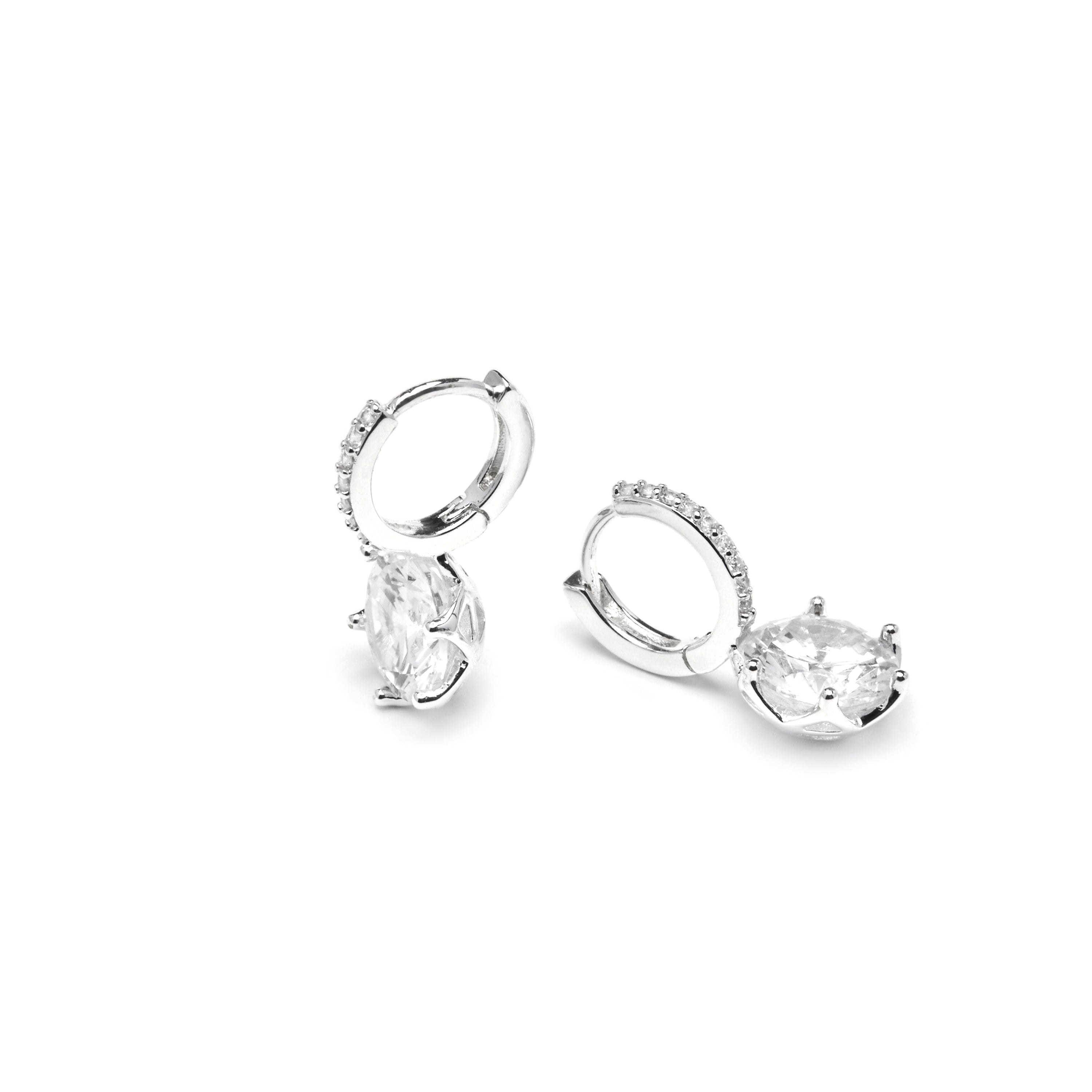 Ohrringe mit glänzenden Zirkonia, Silber-Finish - Musban