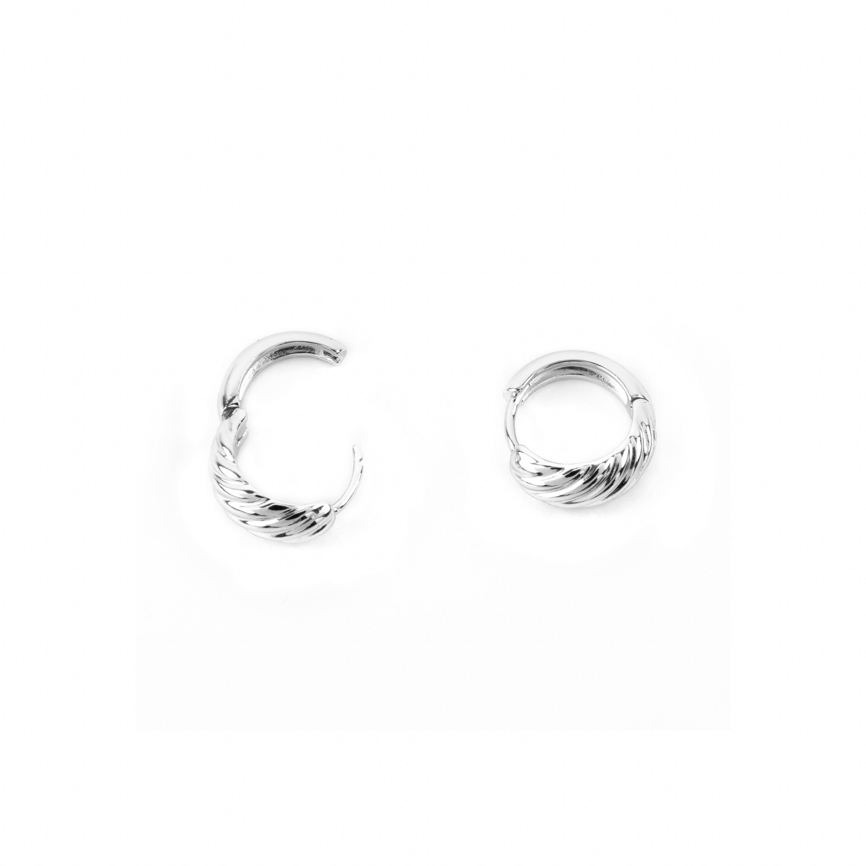 Earrings with - silver finish - Usma