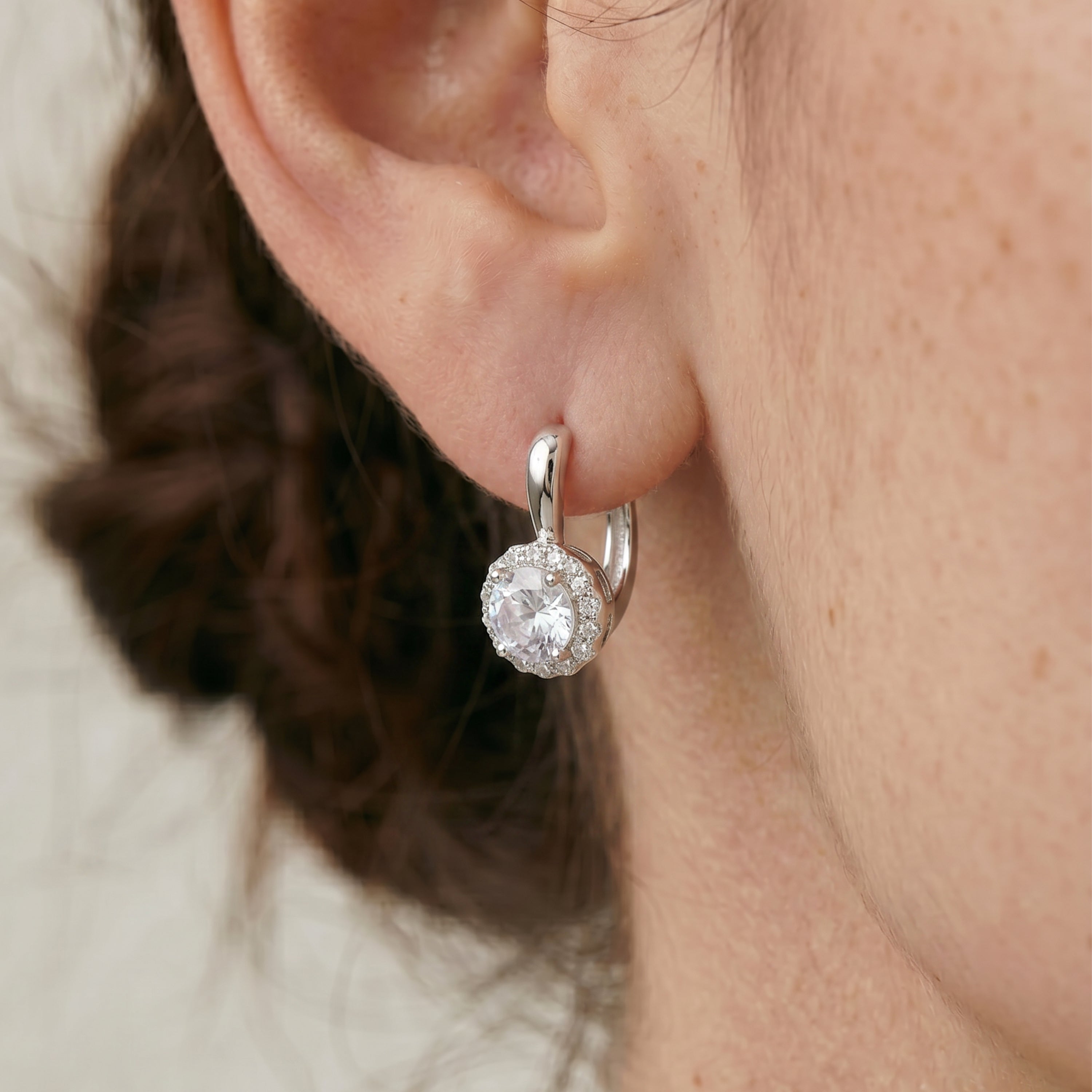 Brillanter Zirkonia-Ohrschmuck mit Rhodium-Finish - Lydruk