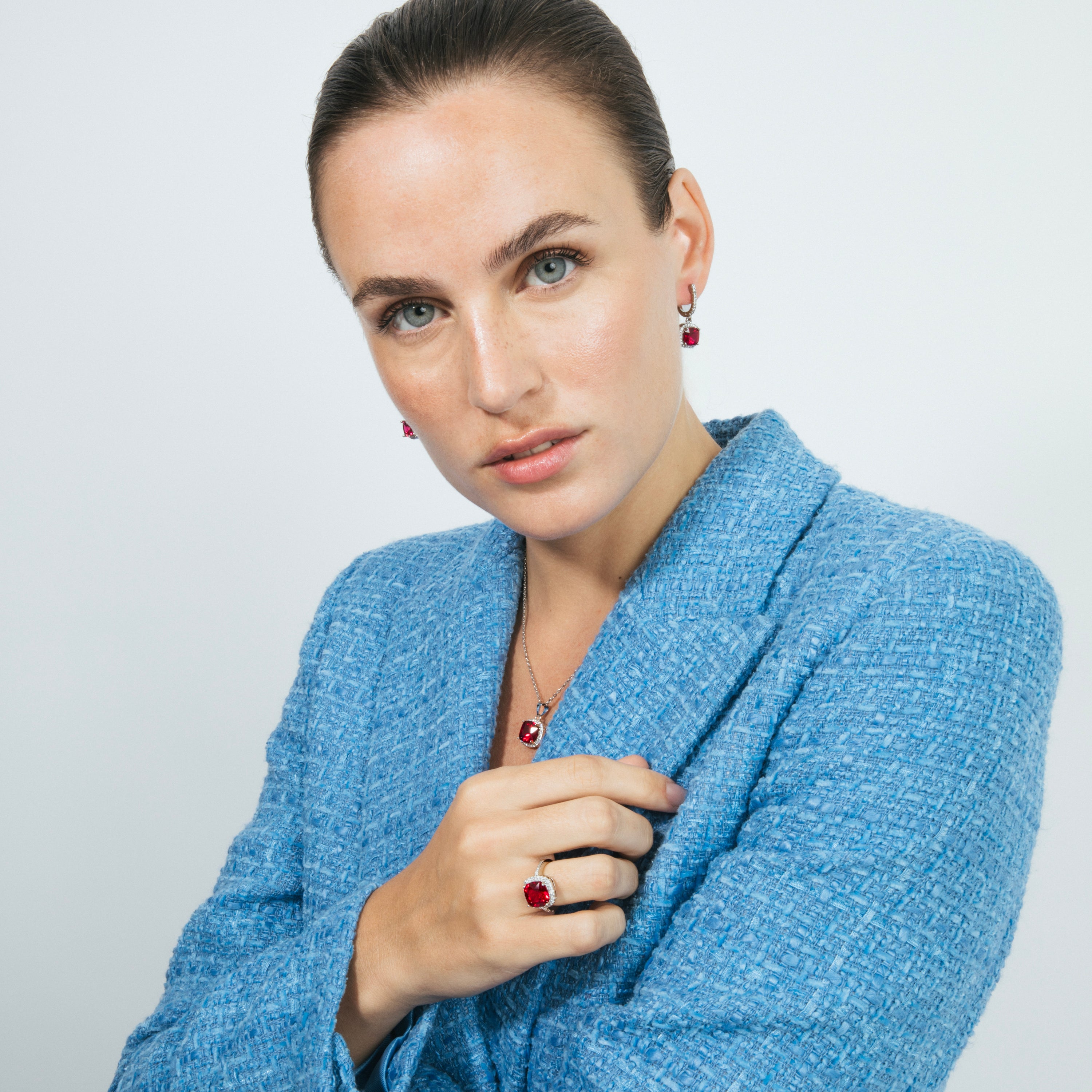 Anillo de Circonita Rubí acabado en rodio - Kada