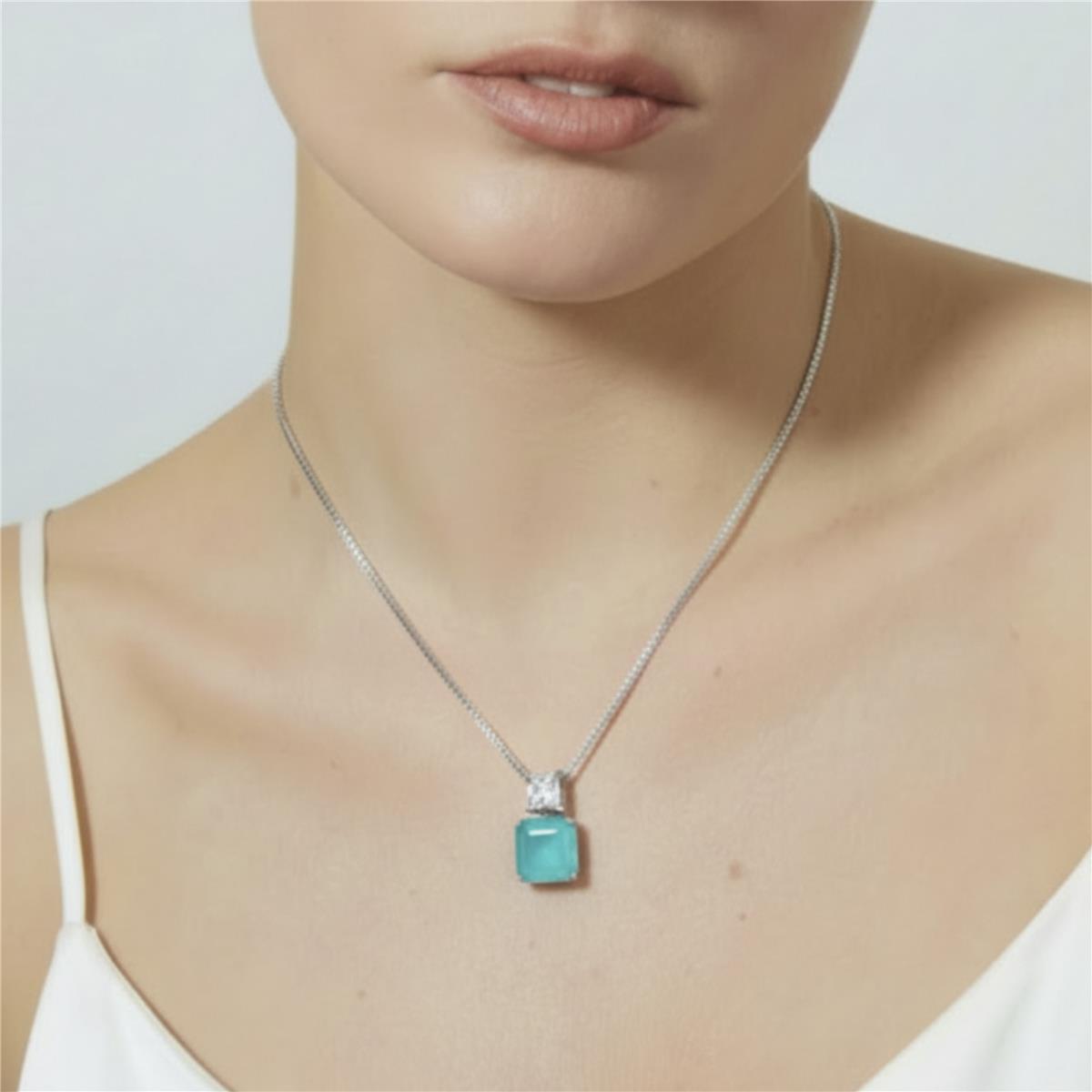 Collar de Cuarzo Hidrotermal Verde Paraiba Acabado En Plata - Bodet