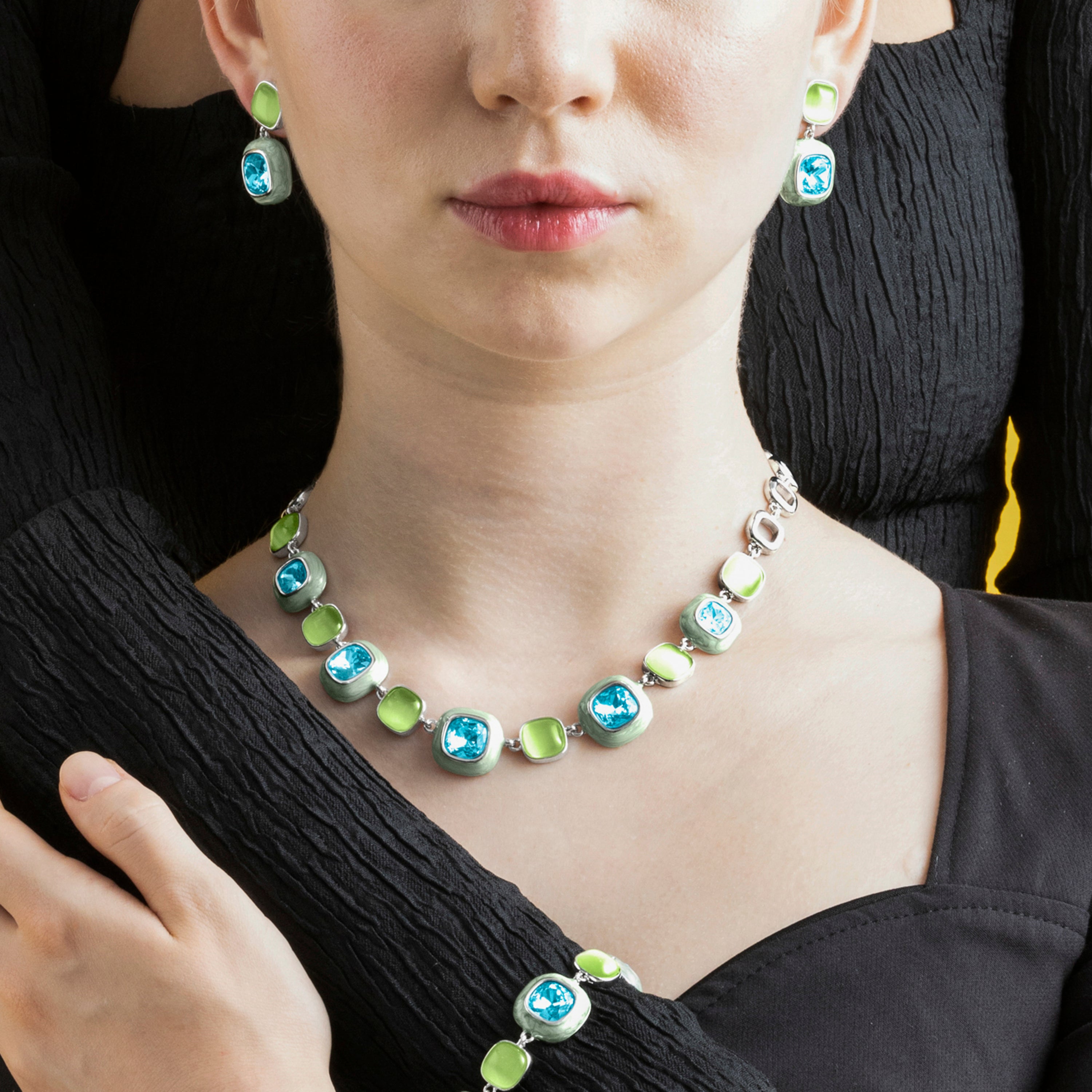 Blue Crystal Necklace with Silver Finish - Drogolo