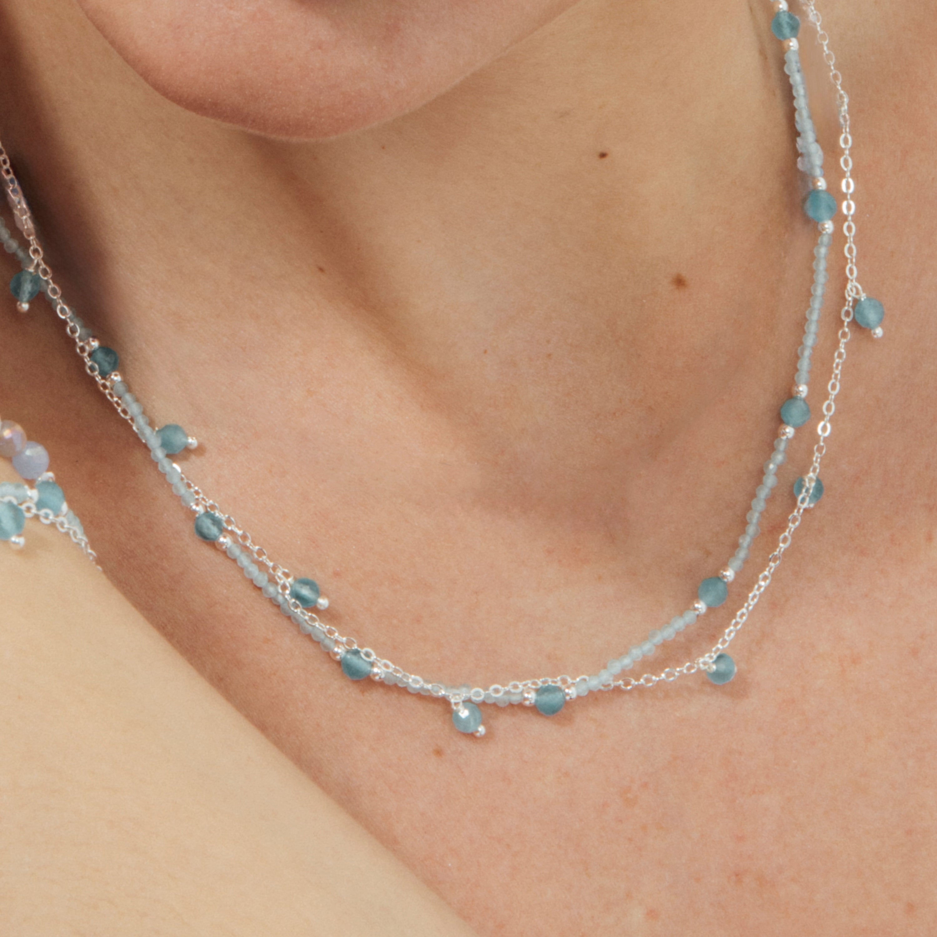 Collar de Cristal Azul acabado en rodio - Aira