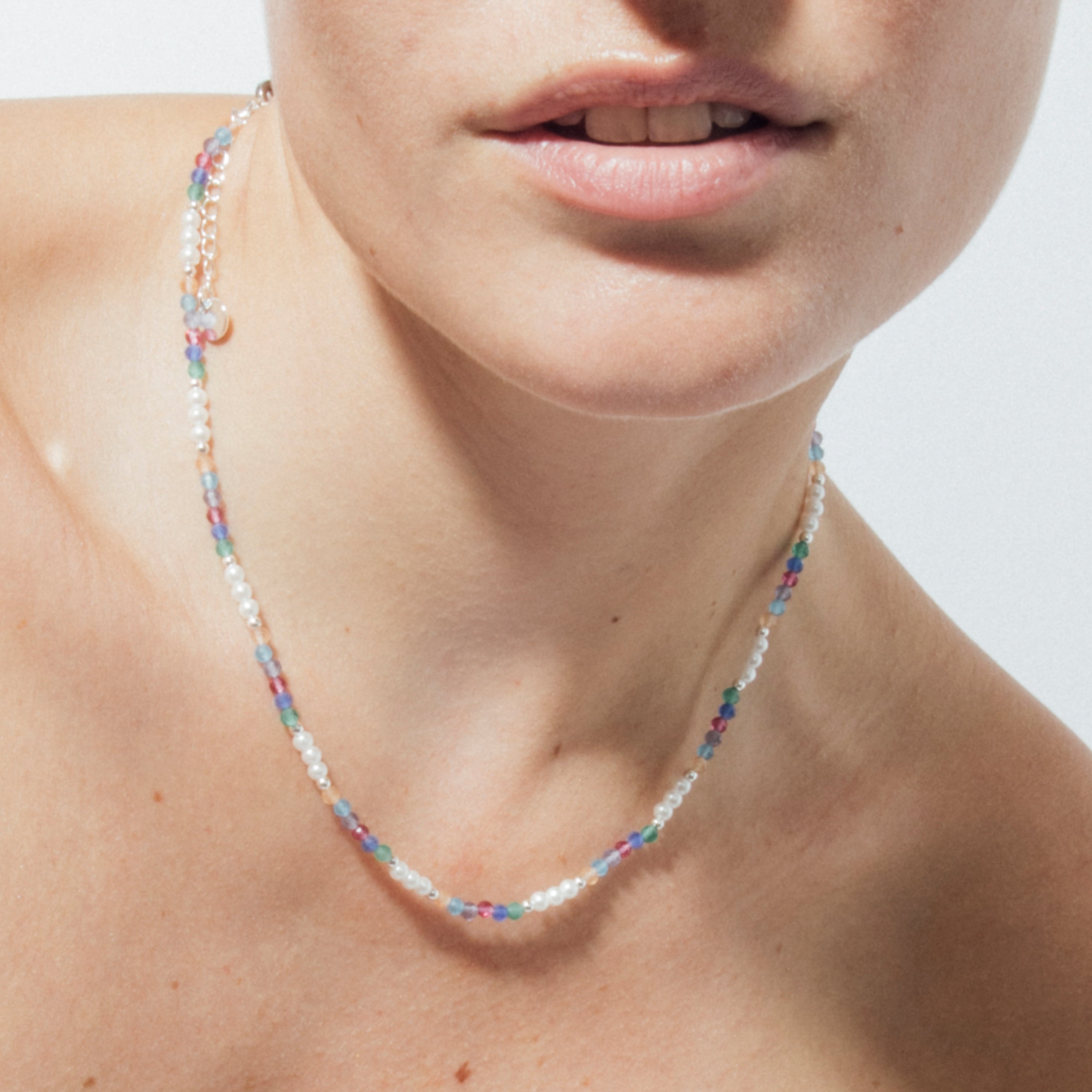 Colar de Cristal Multicolor com acabamento em ródio - Sury