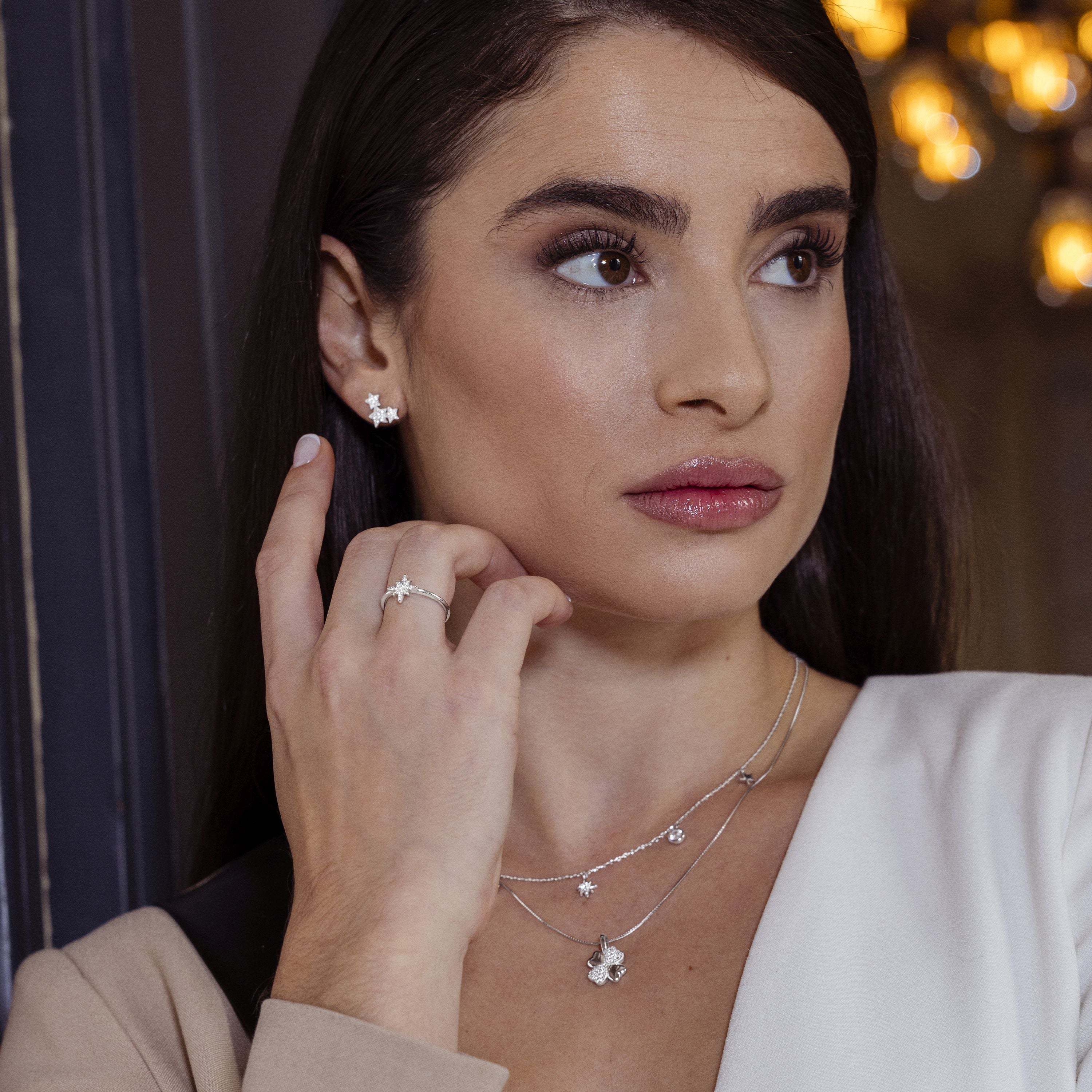 Ring mit strahlendem Zirkonia, rhodiniert - Kimsel