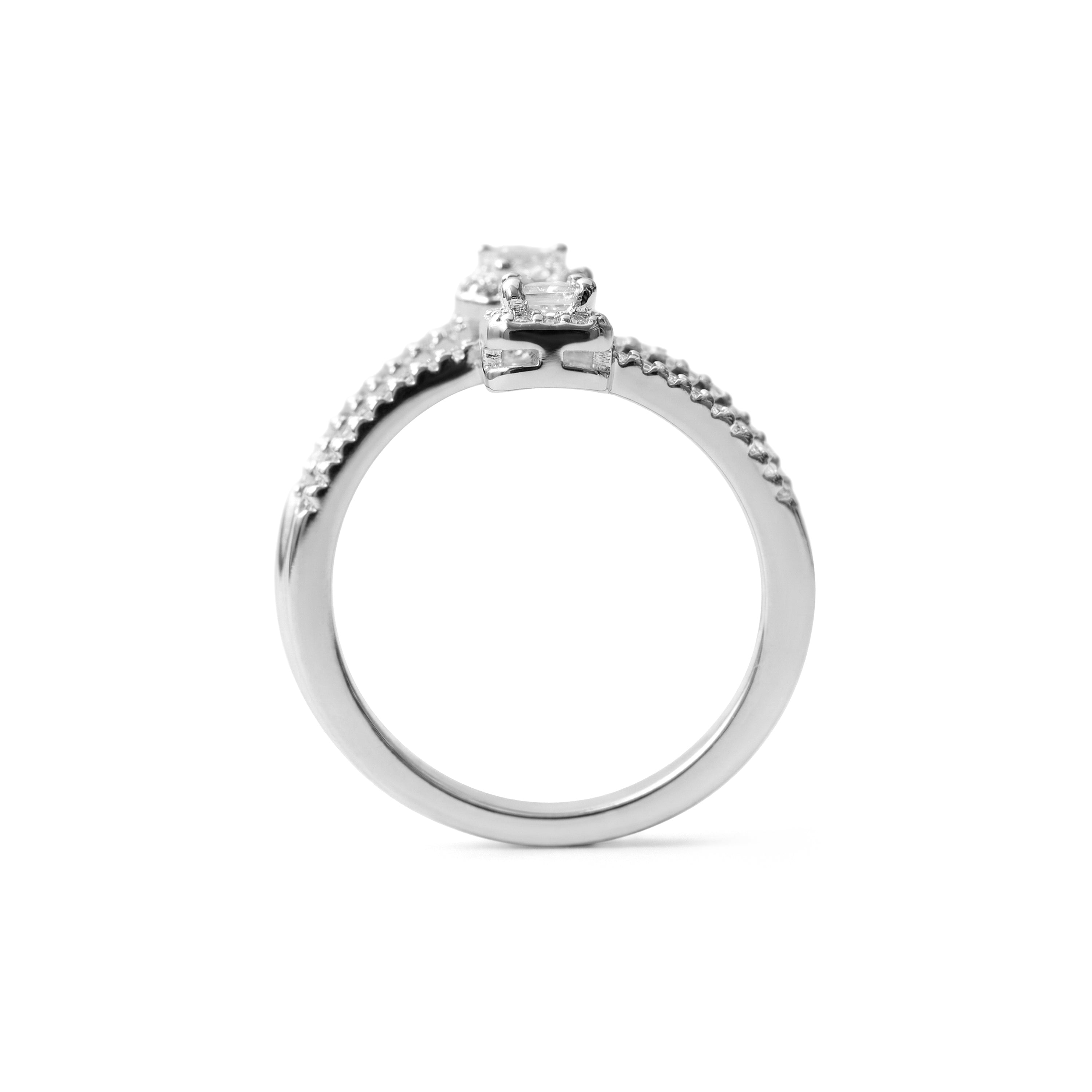 Anillo de Circonita Brillante Acabado En Plata - Rinmi