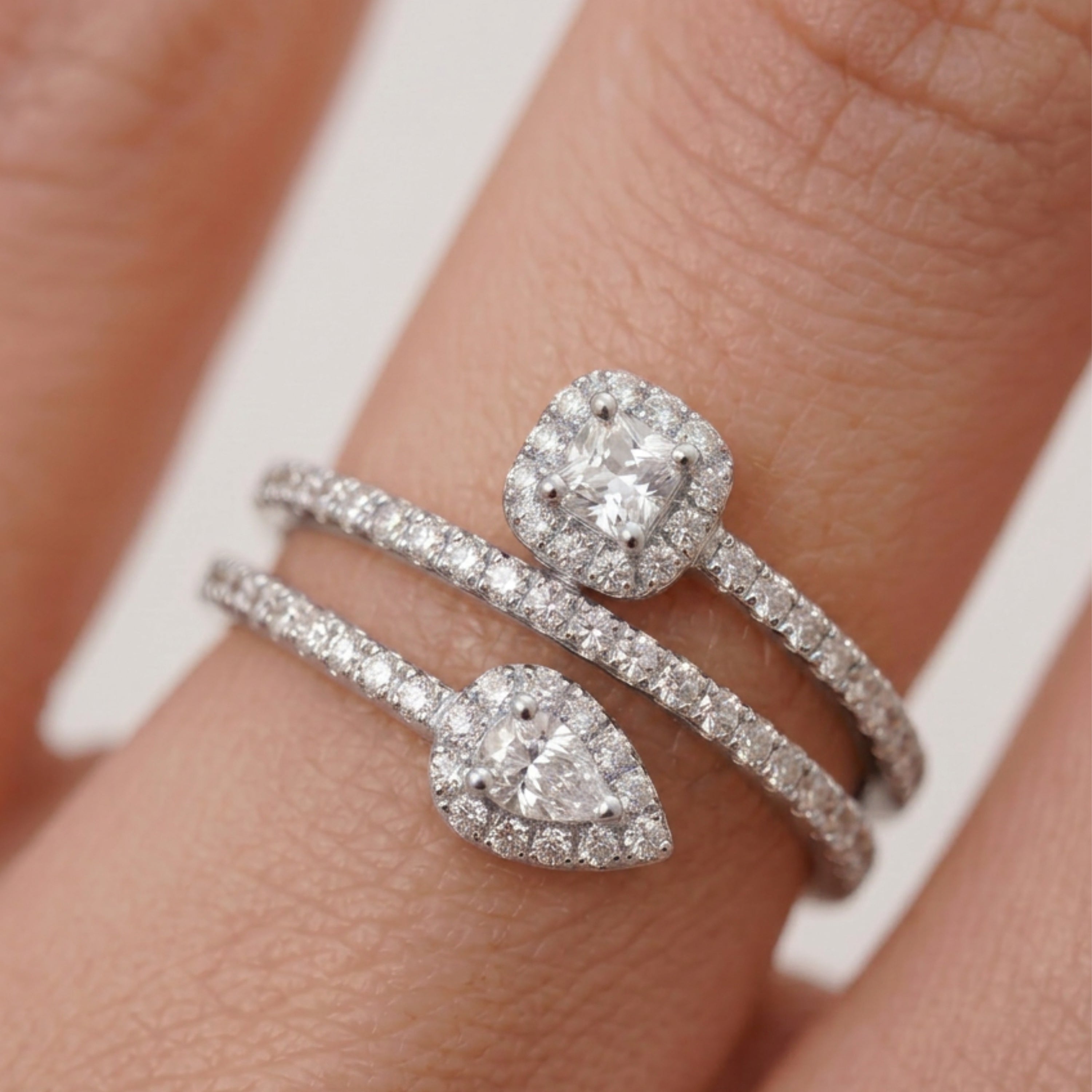 Anillo de Circonita Brillante Acabado En Plata - Rinmi