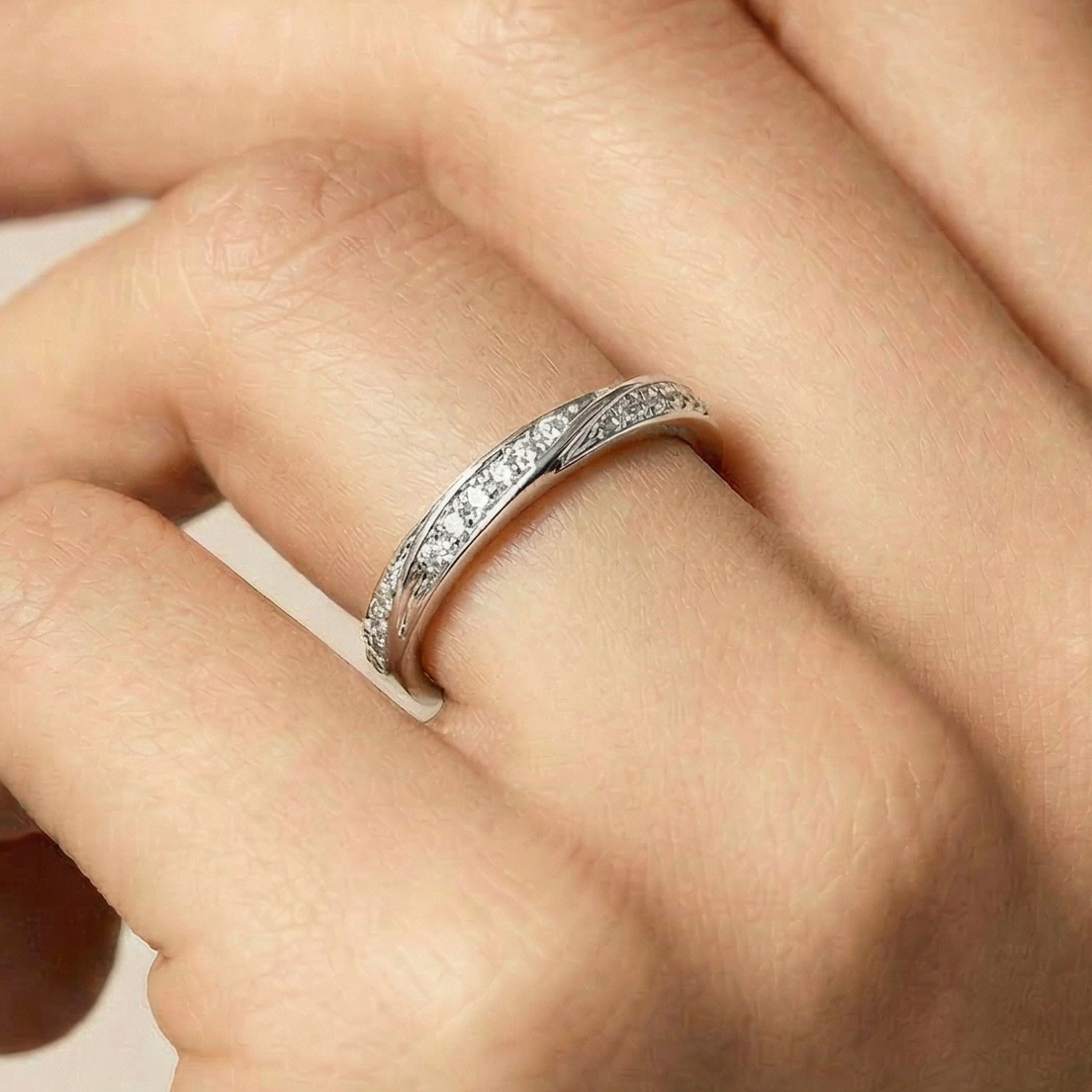 Anel de Zircónia Brilhante com acabamento em ouro amarelo de 18k - Hagoe