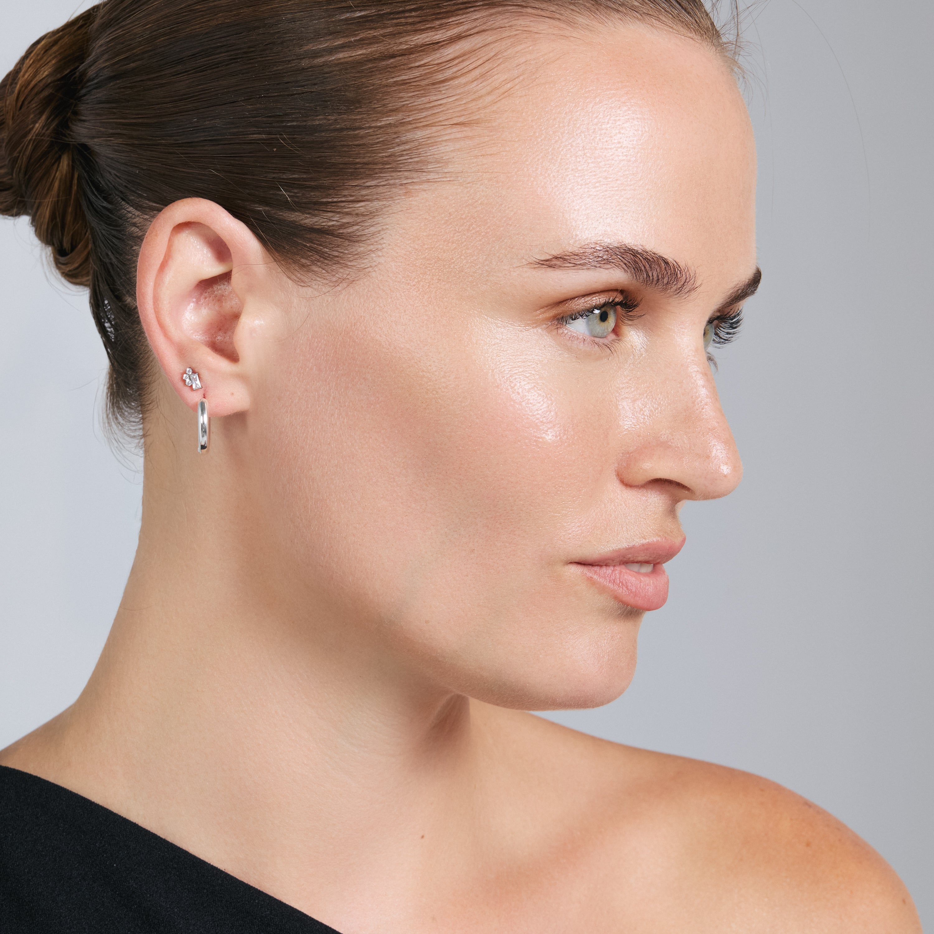 Titanpiercing mit funkelndem Zirkon – Foli