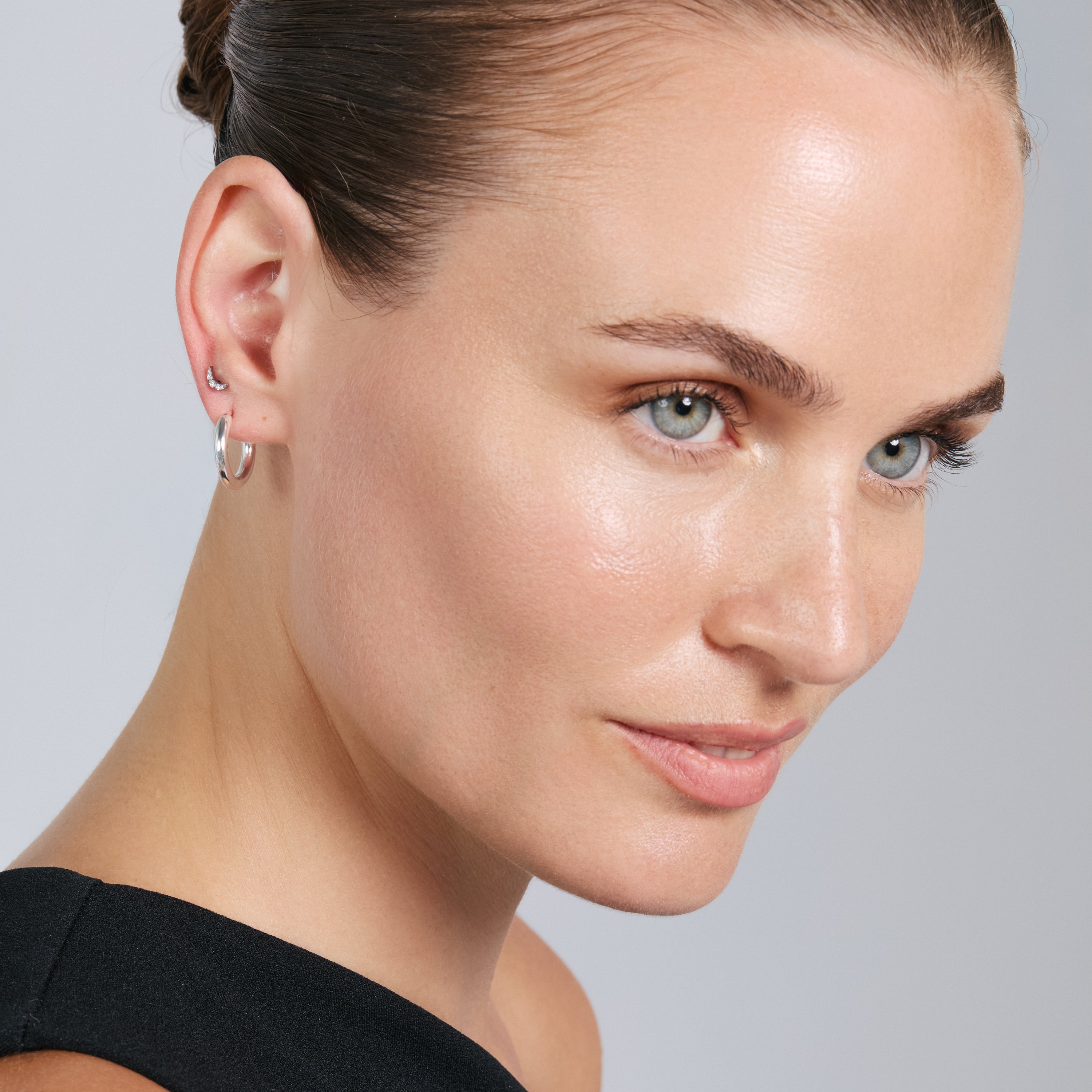 Titanpiercing mit funkelndem Zirkon – Mamry