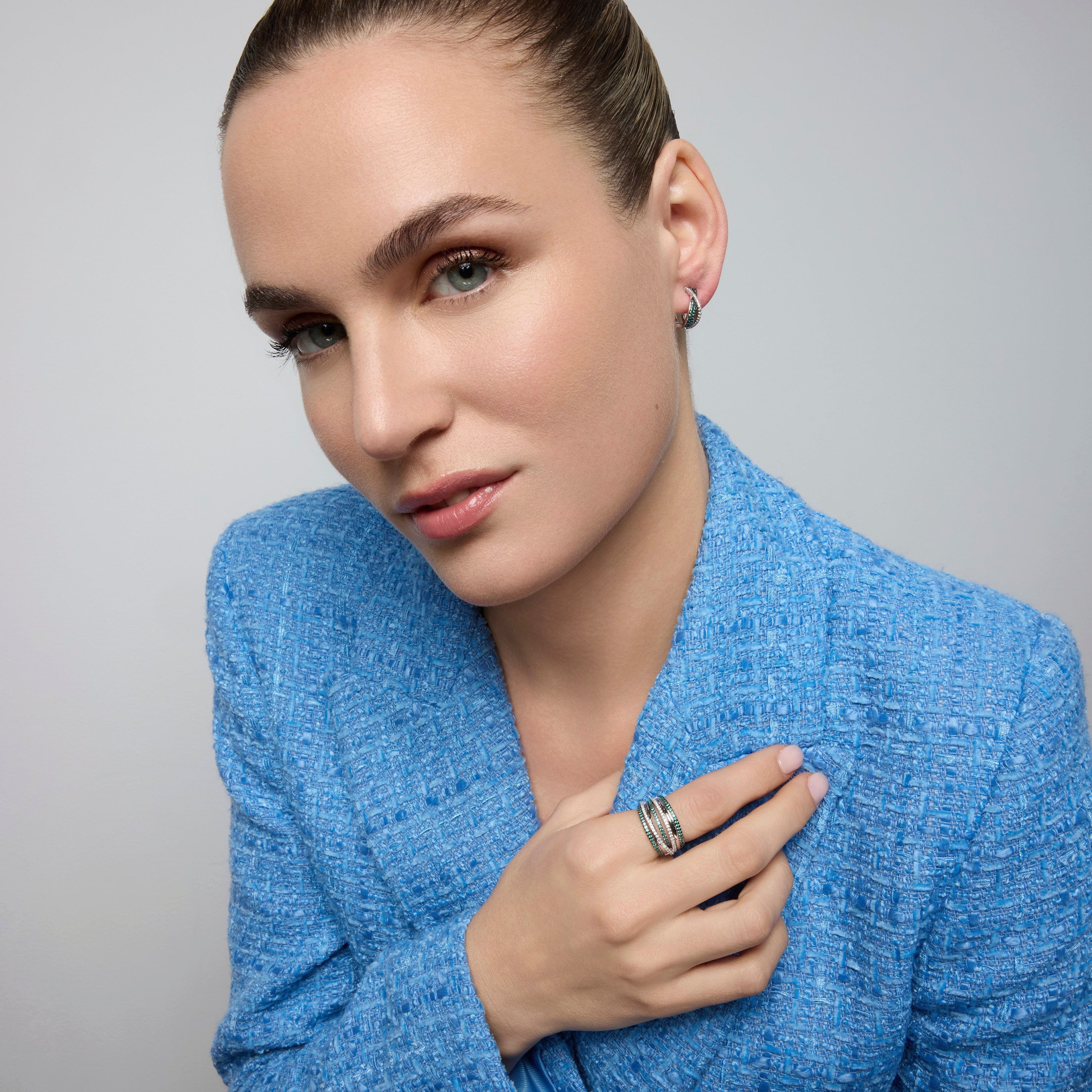 Anel de Prata de Lei 925 e Quartzo Hidrotermal Verde Paraiba acabamento ródio - Atyra