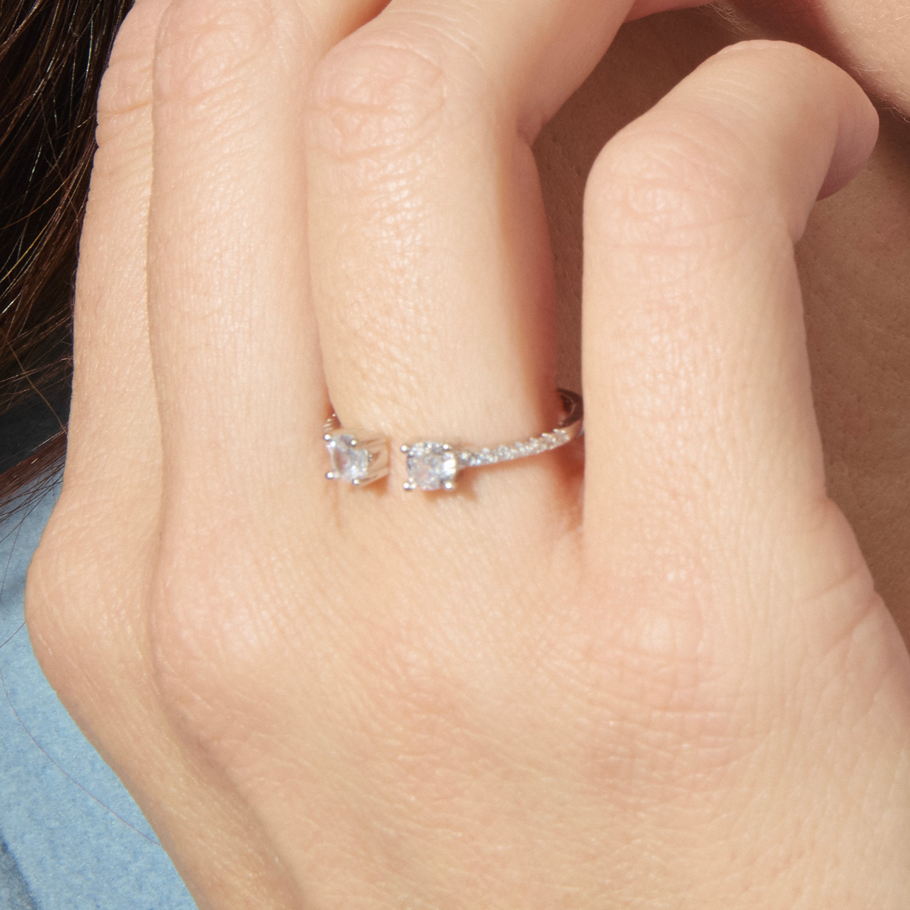 Anillo de Plata de Ley 925 y Circonita Brillante acabado en rodio - Kaio