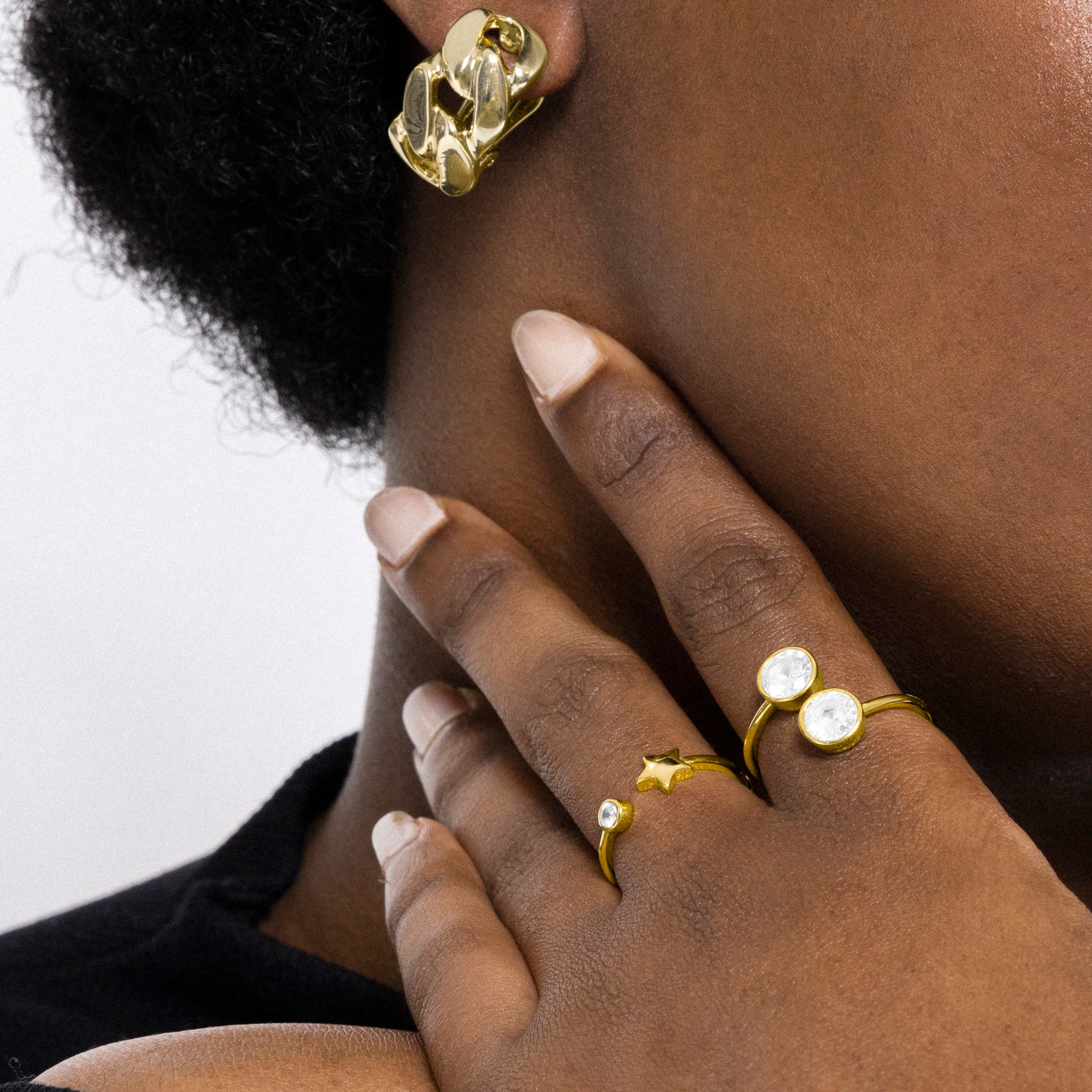 925er Sterlingsilberring mit glänzenden Zirkonia, vergoldet mit 18K Gelbgold - Fazih