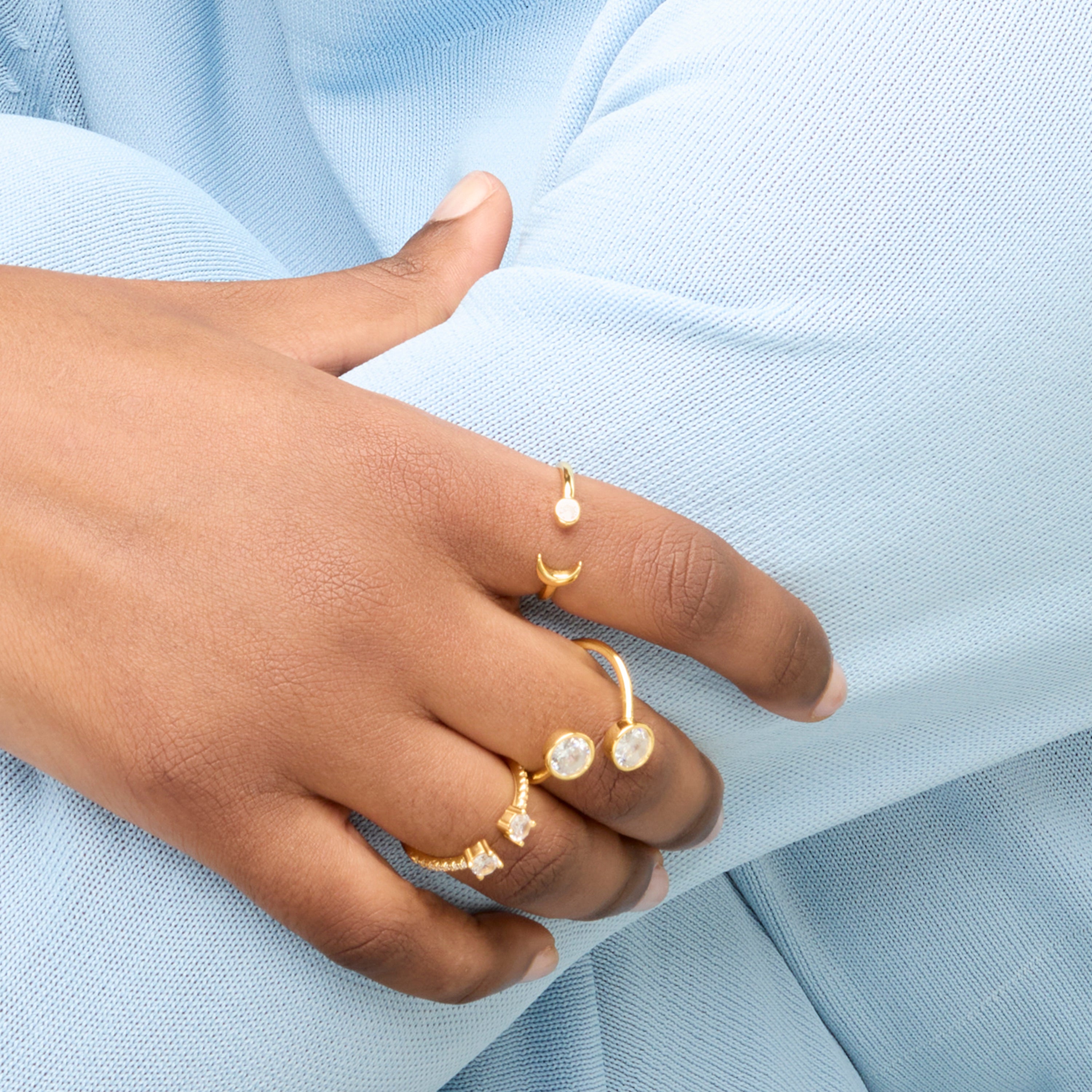 925 Sterling Silver Ring with Brilliant Cubic Zirconia finished in 18K Yellow Gold - Takku